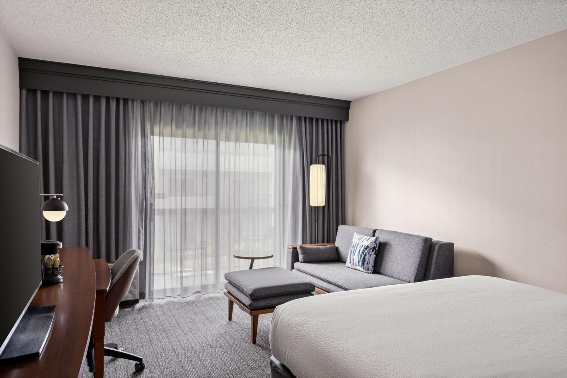 Courtyard by Marriott Detroit Livonia gallery photo in Livonia, MI — image 12