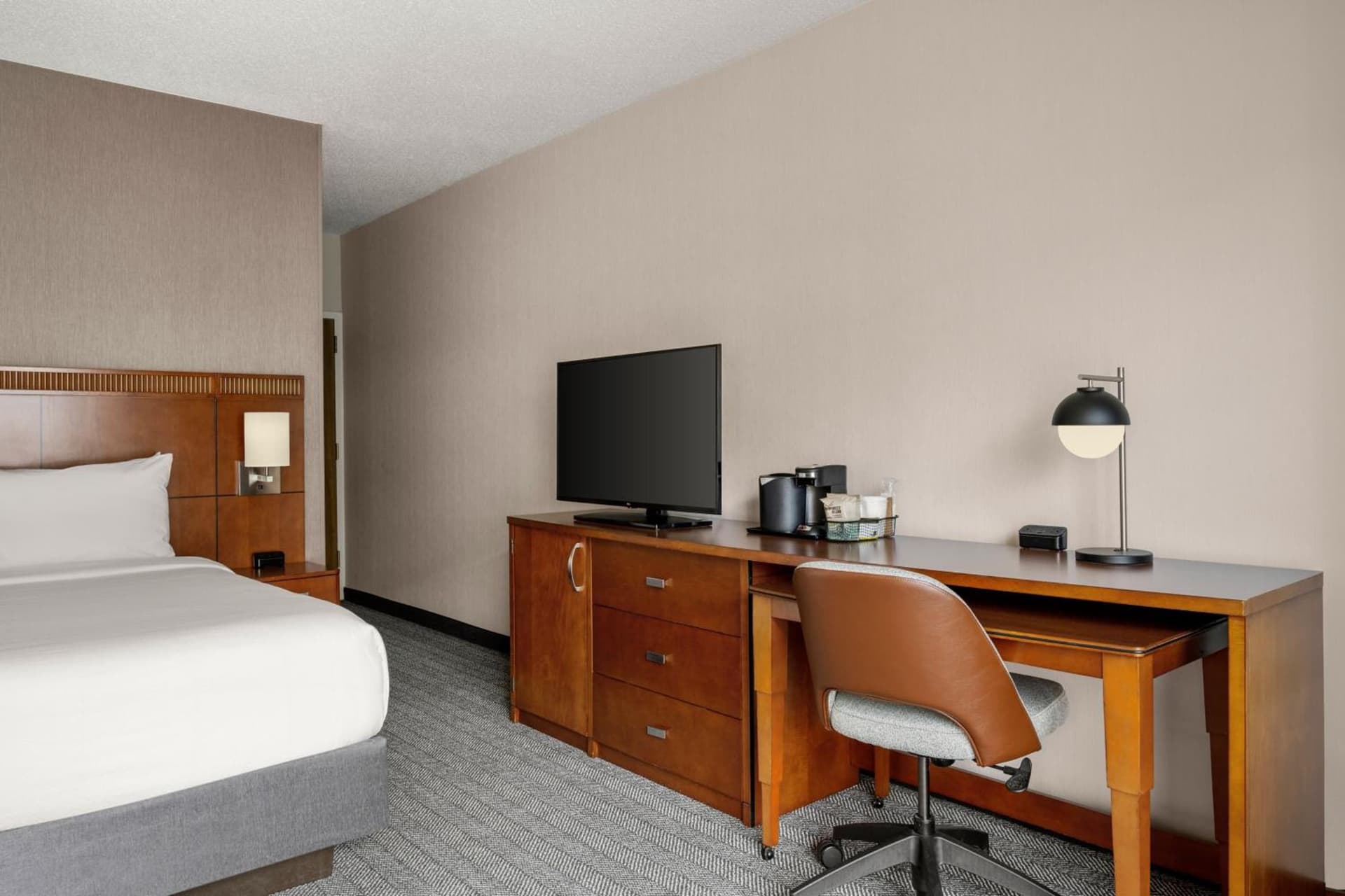 Courtyard by Marriott Detroit Livonia gallery photo in Livonia, MI — image 5