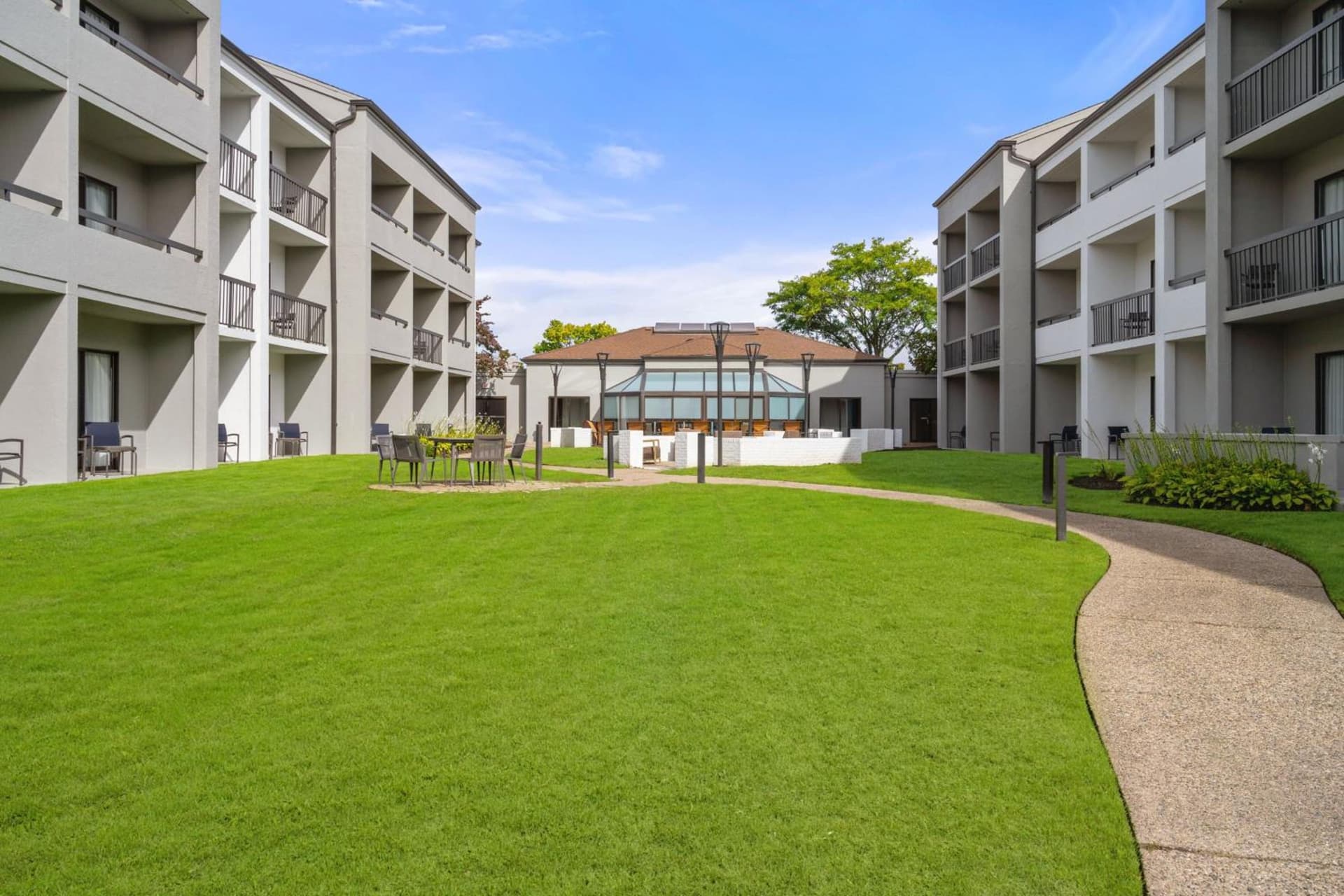 Courtyard by Marriott Detroit Livonia property views in Livonia, MI — gallery photo 3