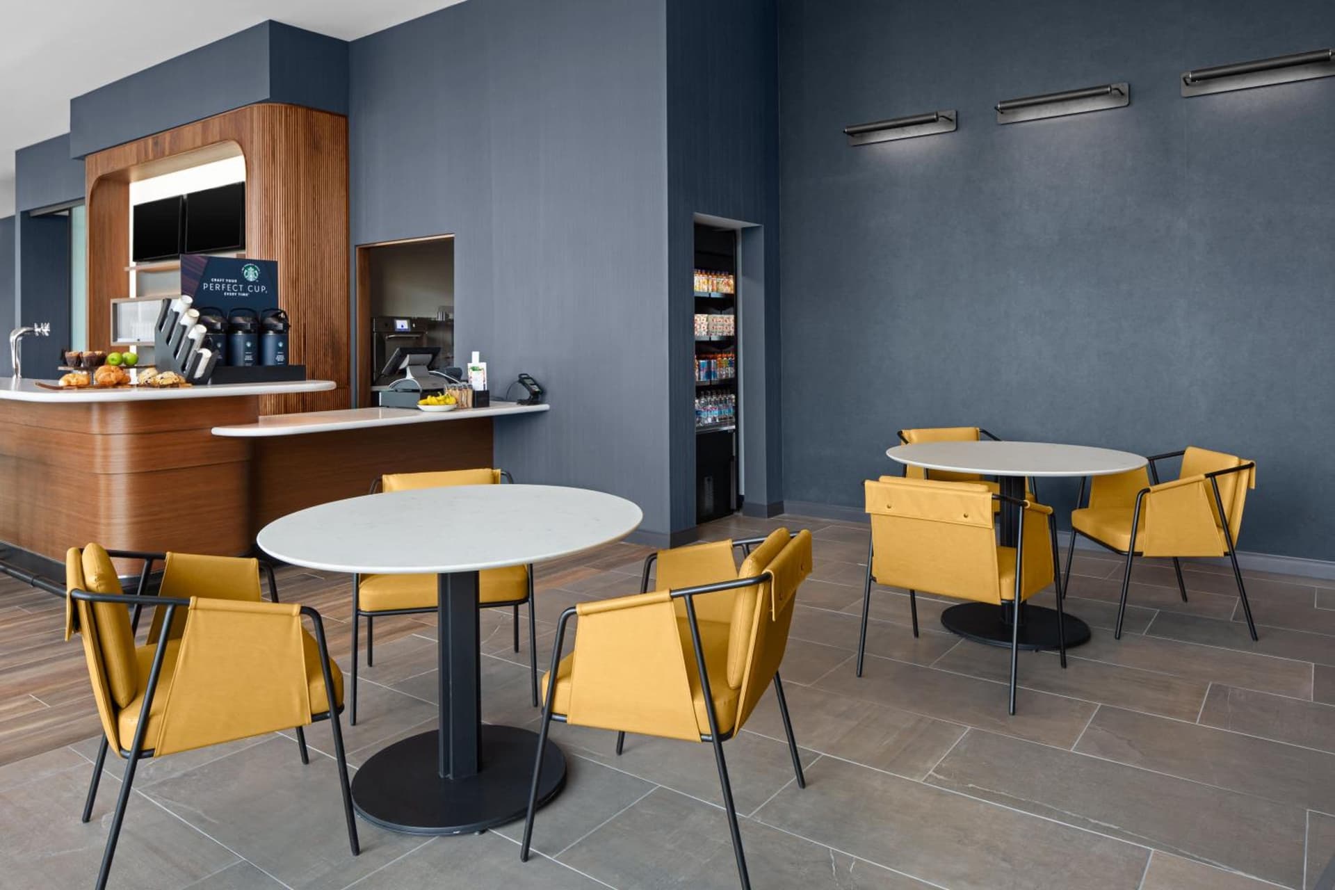 Courtyard by Marriott Lansing Downtown interior in Lansing, MI — gallery photo 2
