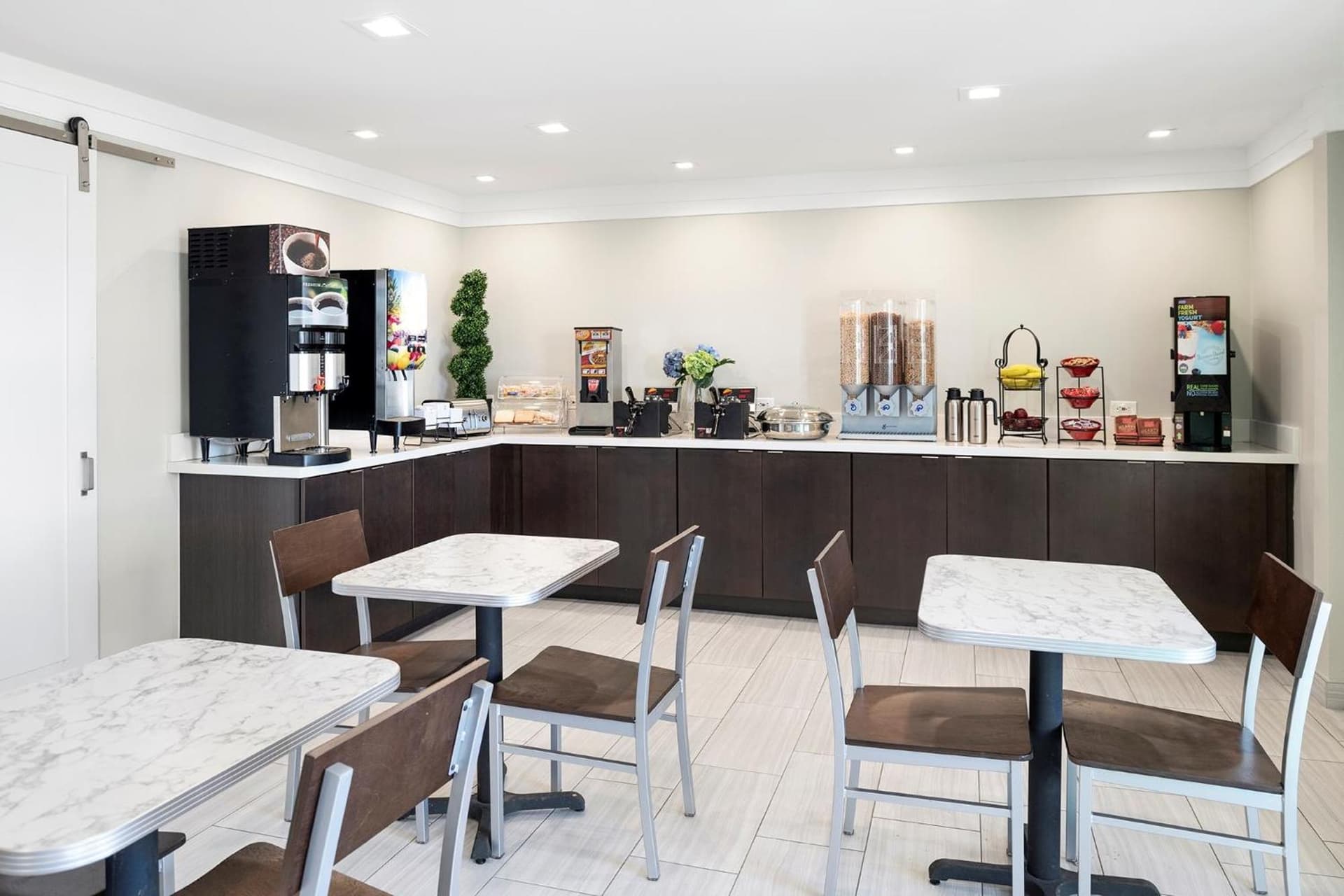 SureStay Hotel by Best Western San Diego Pacific Beach property views in San Diego, CA — gallery photo 3