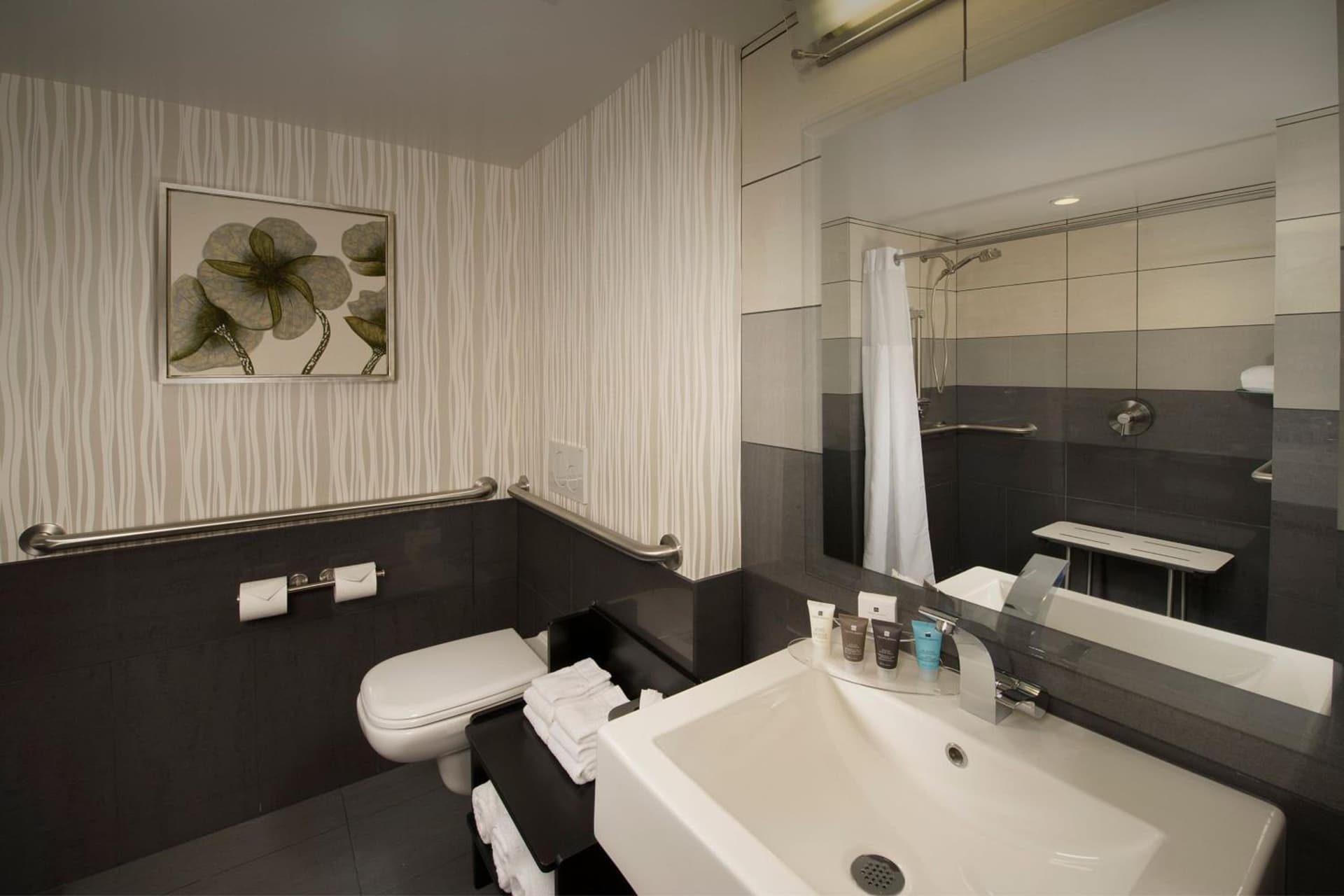 Skybridge Seattle Airport Hotel property views in Seattle, WA — gallery photo 3