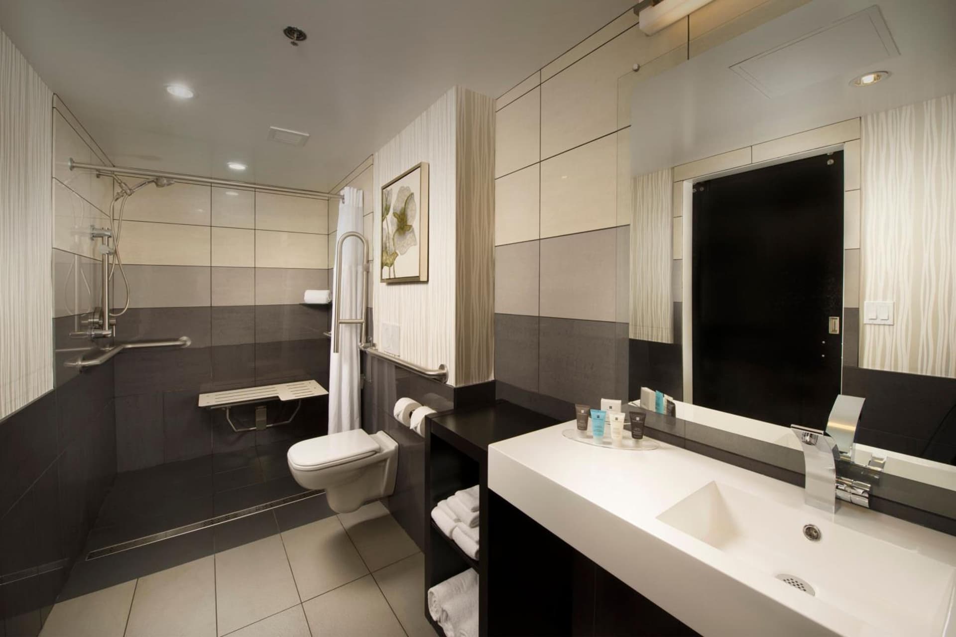 Skybridge Seattle Airport Hotel gallery photo in Seattle, WA — image 8