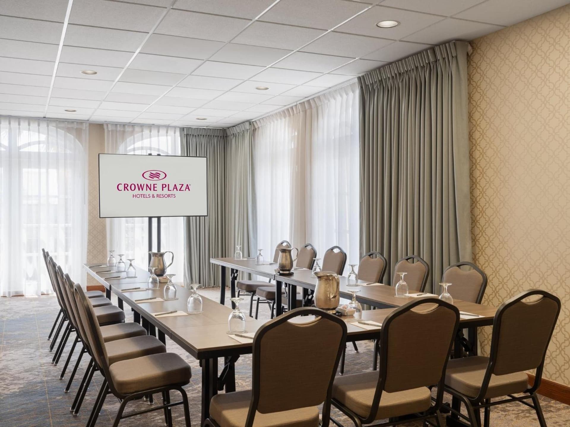 Crowne Plaza Phoenix - Chandler Golf Resort by IHG gallery photo in Chandler, AZ — image 6
