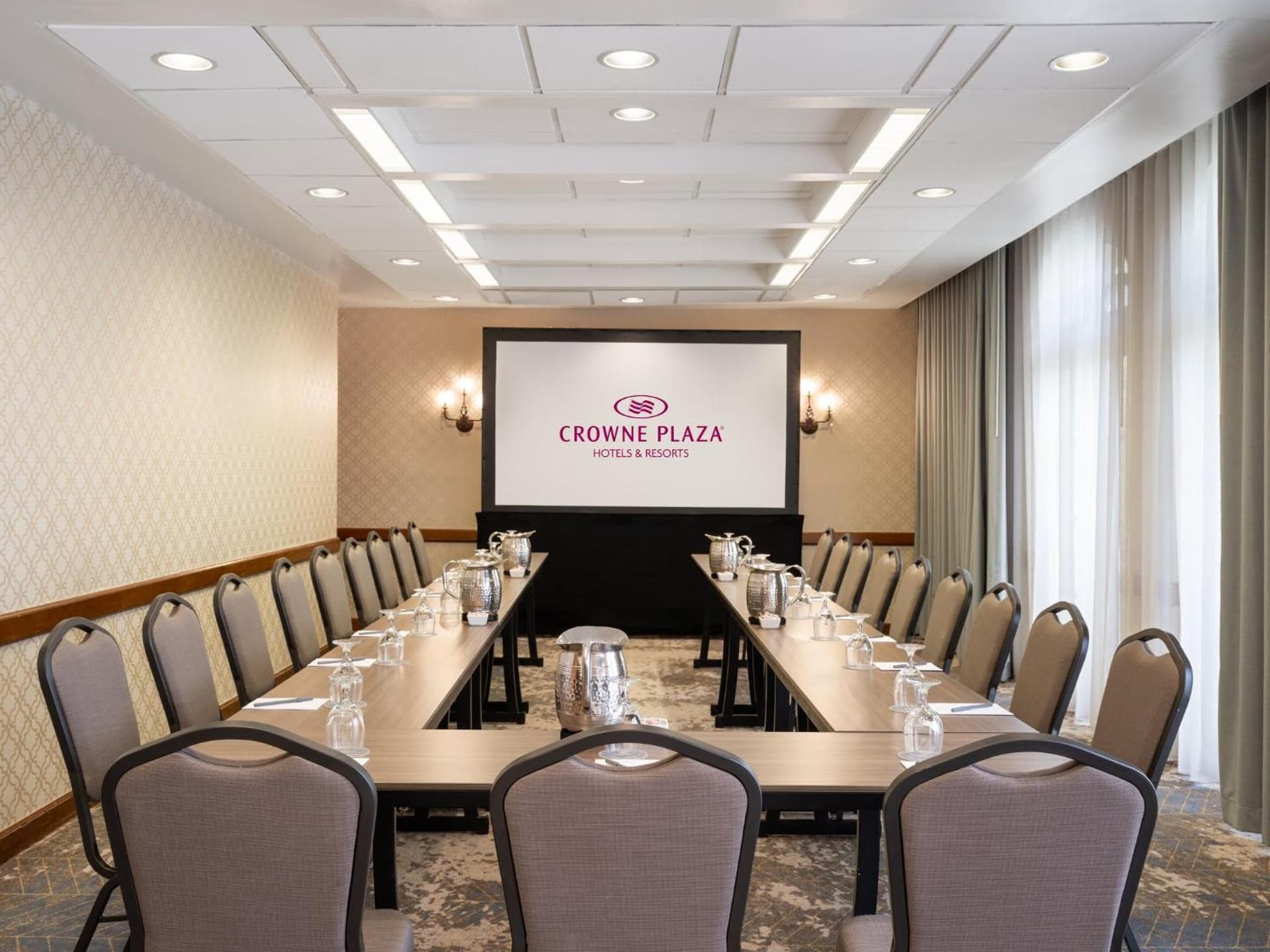 Crowne Plaza Phoenix - Chandler Golf Resort by IHG gallery photo in Chandler, AZ — image 112
