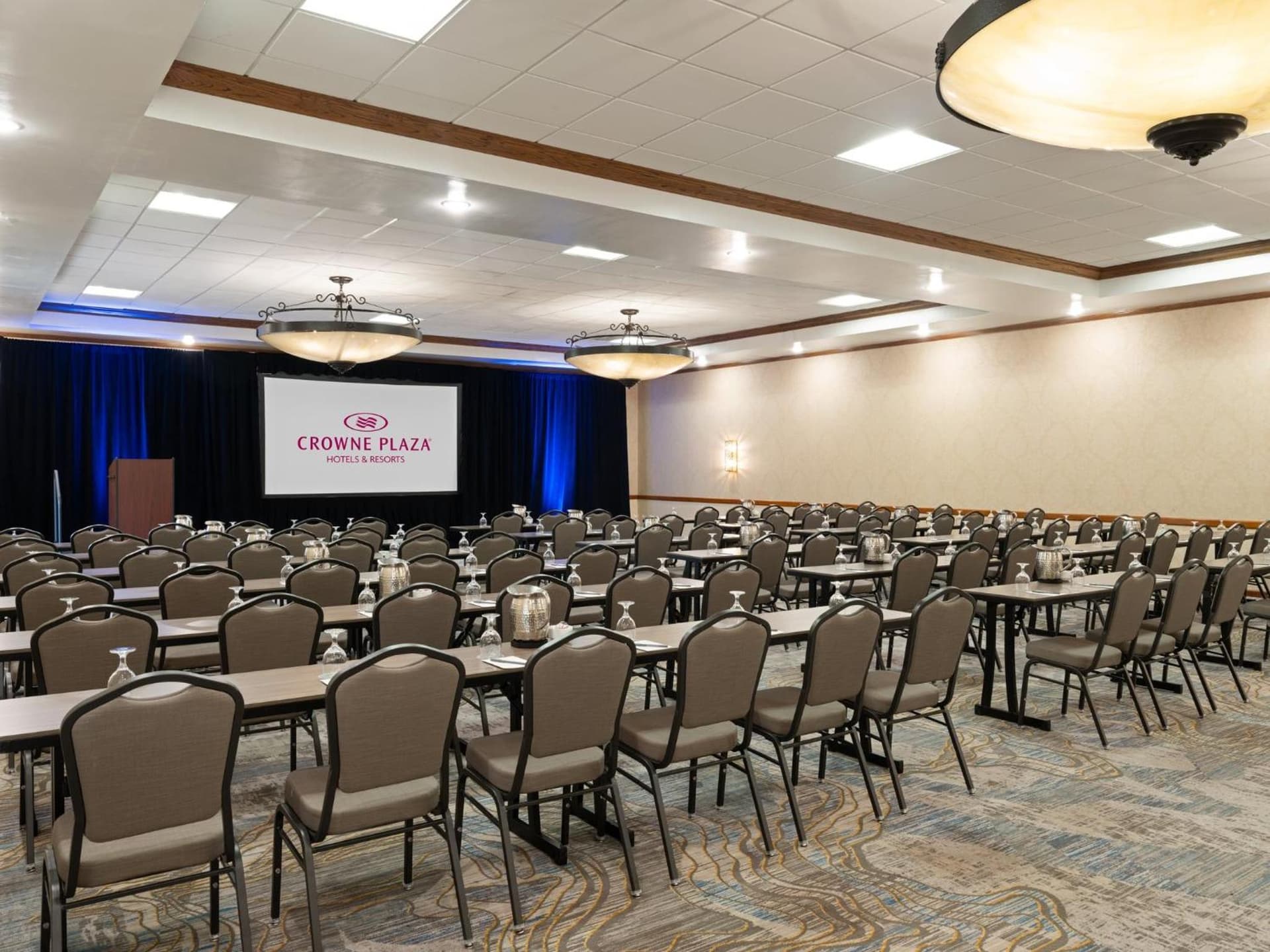 Crowne Plaza Phoenix - Chandler Golf Resort by IHG gallery photo in Chandler, AZ — image 7