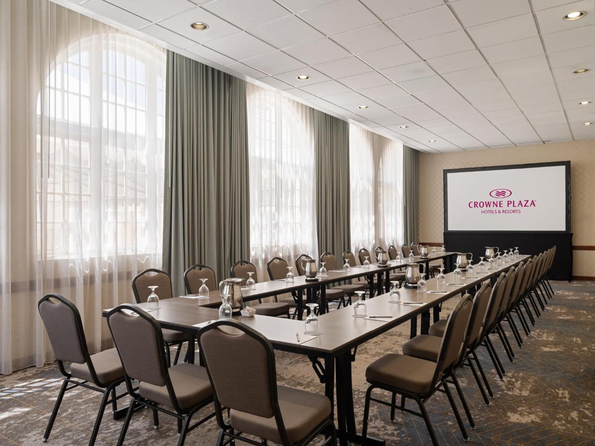 Crowne Plaza Phoenix - Chandler Golf Resort by IHG gallery photo in Chandler, AZ — image 13