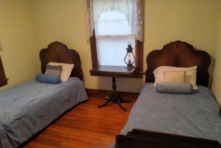 Charming 1925 Craftsman Home property views in Poughkeepsie, NY — gallery photo 3
