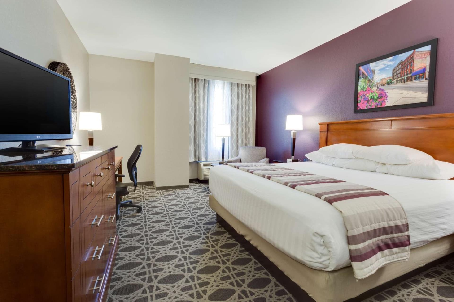 Drury Inn & Suites Middletown Franklin interior in Middletown, OH — gallery photo 2