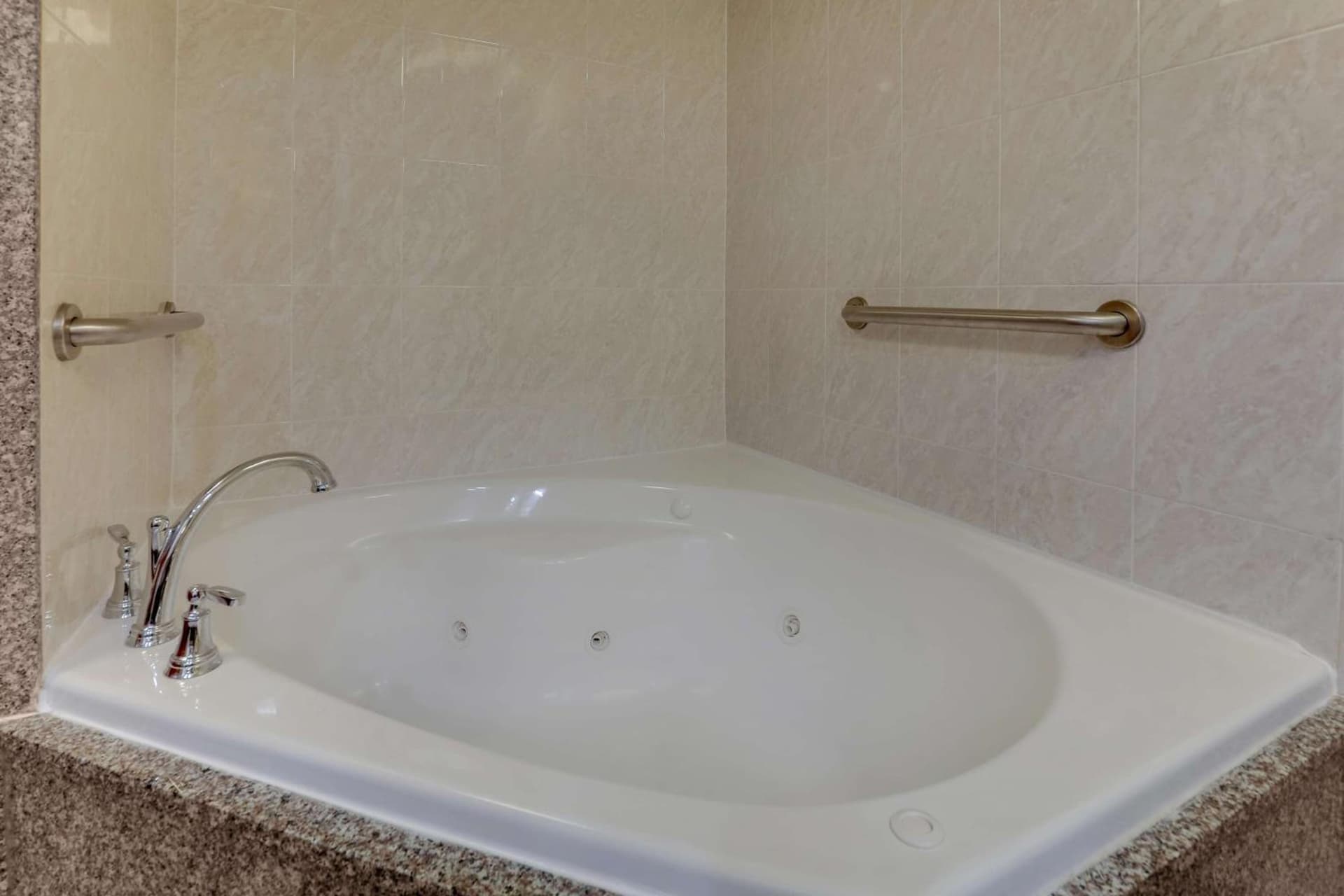 Drury Inn & Suites Montgomery property views in Montgomery, AL — gallery photo 3