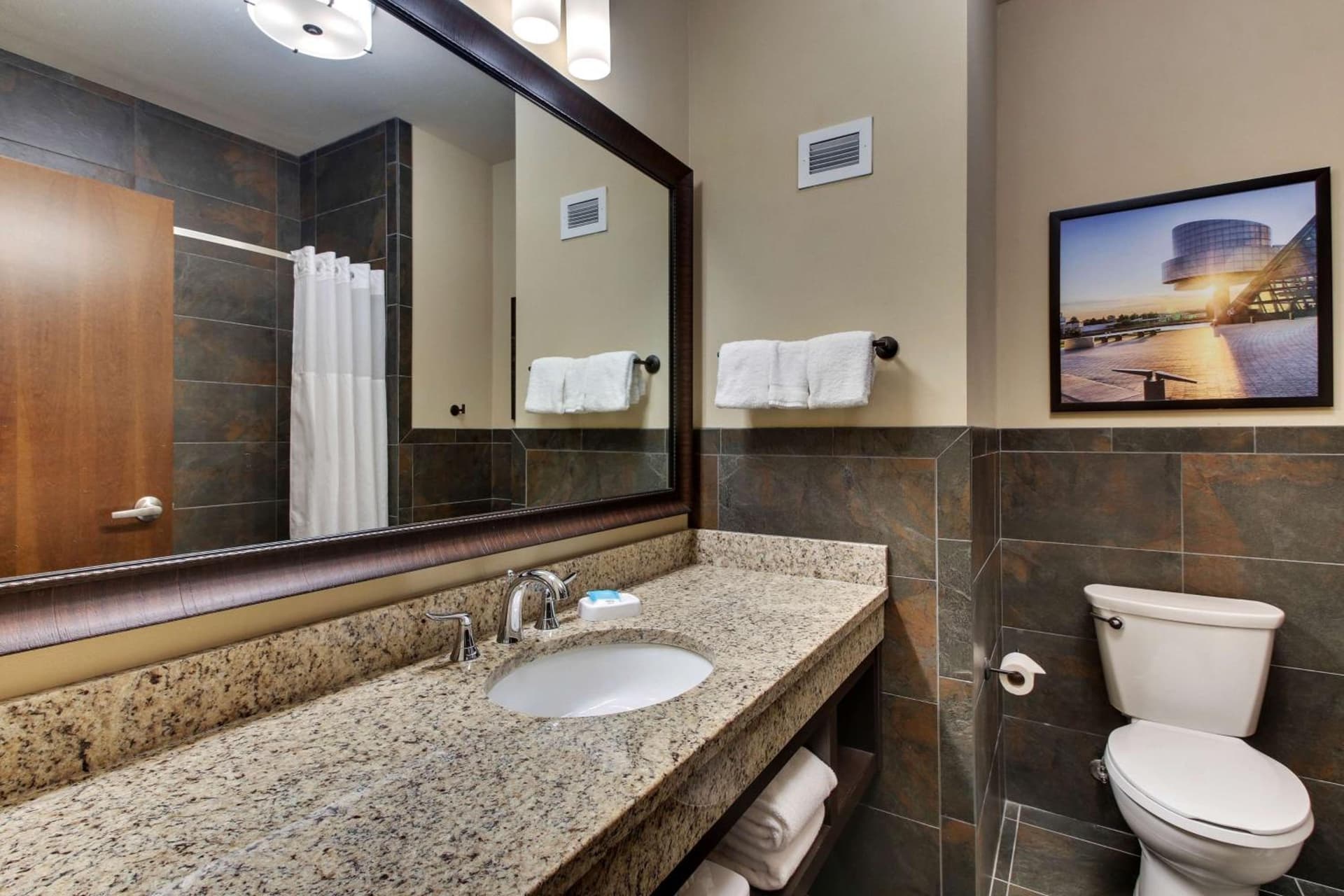 Drury Plaza Hotel Cleveland Downtown gallery photo in Cleveland, OH — image 6
