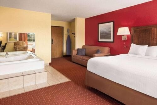 Baymont by Wyndham Cedar Rapids gallery photo in Cedar Rapids, IA — image 20