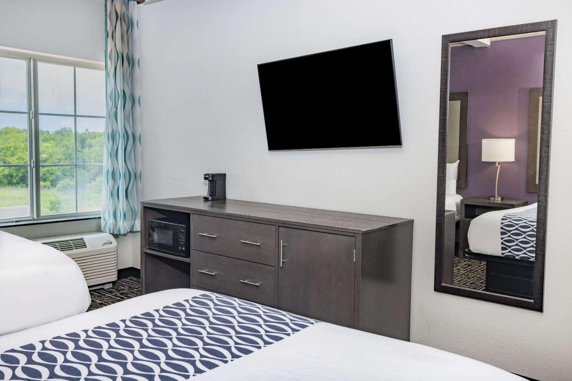 La Quinta Inn & Suites by Wyndham Norfolk gallery photo in Norfolk, VA — image 4