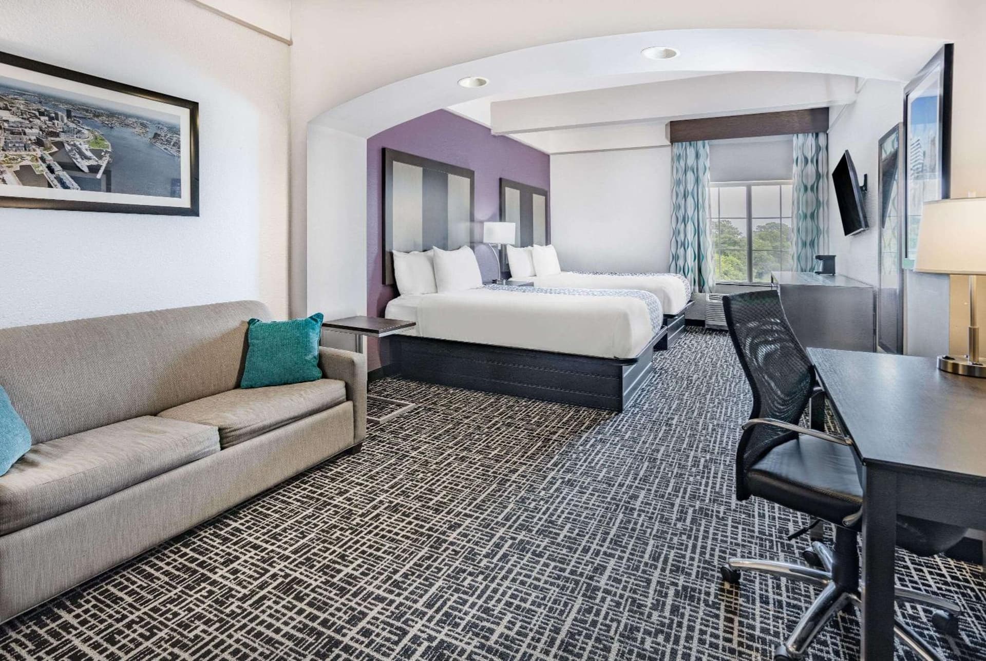 La Quinta Inn & Suites by Wyndham Norfolk gallery photo in Norfolk, VA — image 23