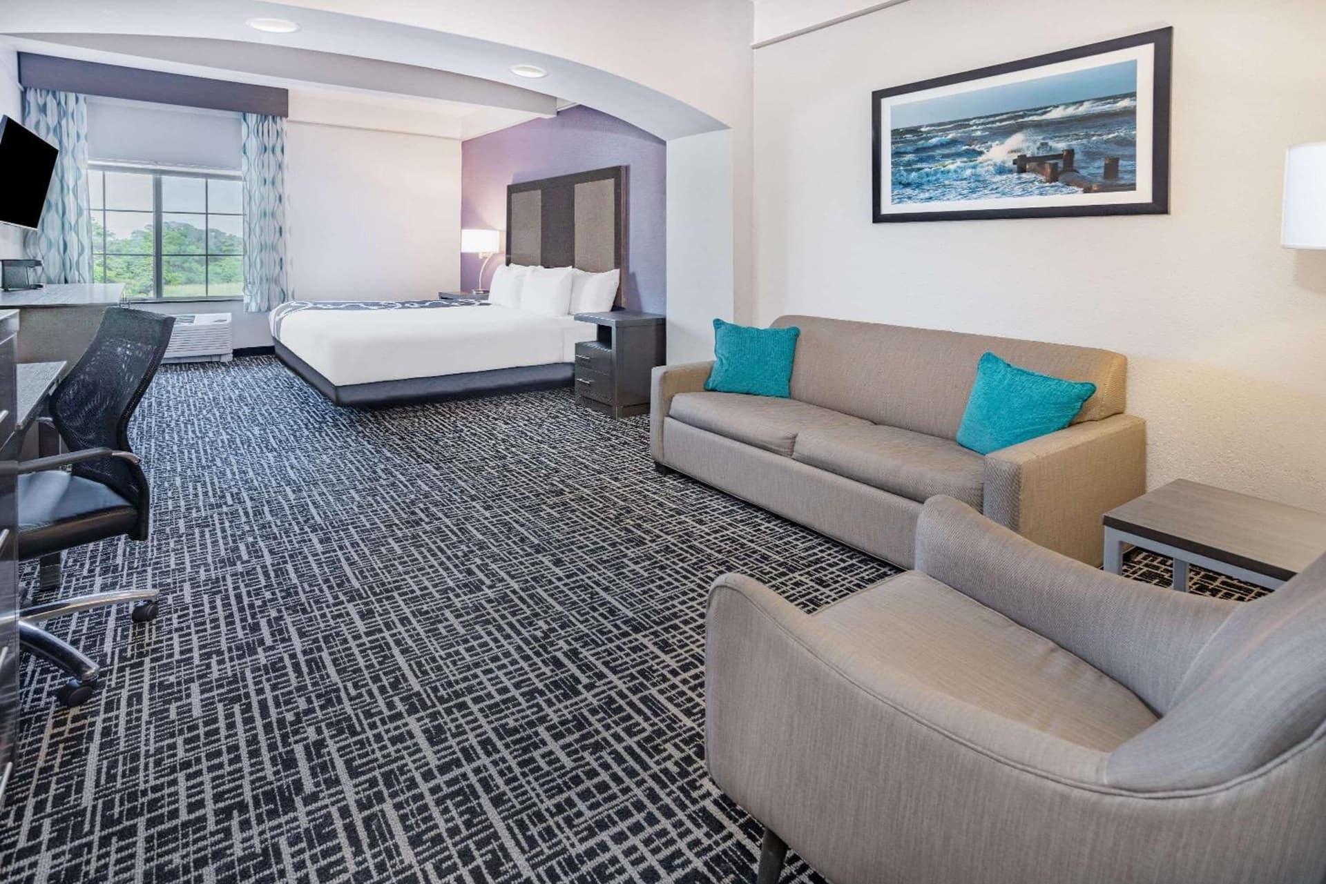La Quinta Inn & Suites by Wyndham Norfolk gallery photo in Norfolk, VA — image 30
