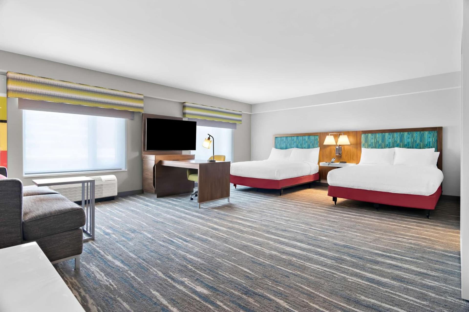 Hampton Inn & Suites Chicago Medical District Uic interior in Chicago, IL — gallery photo 2