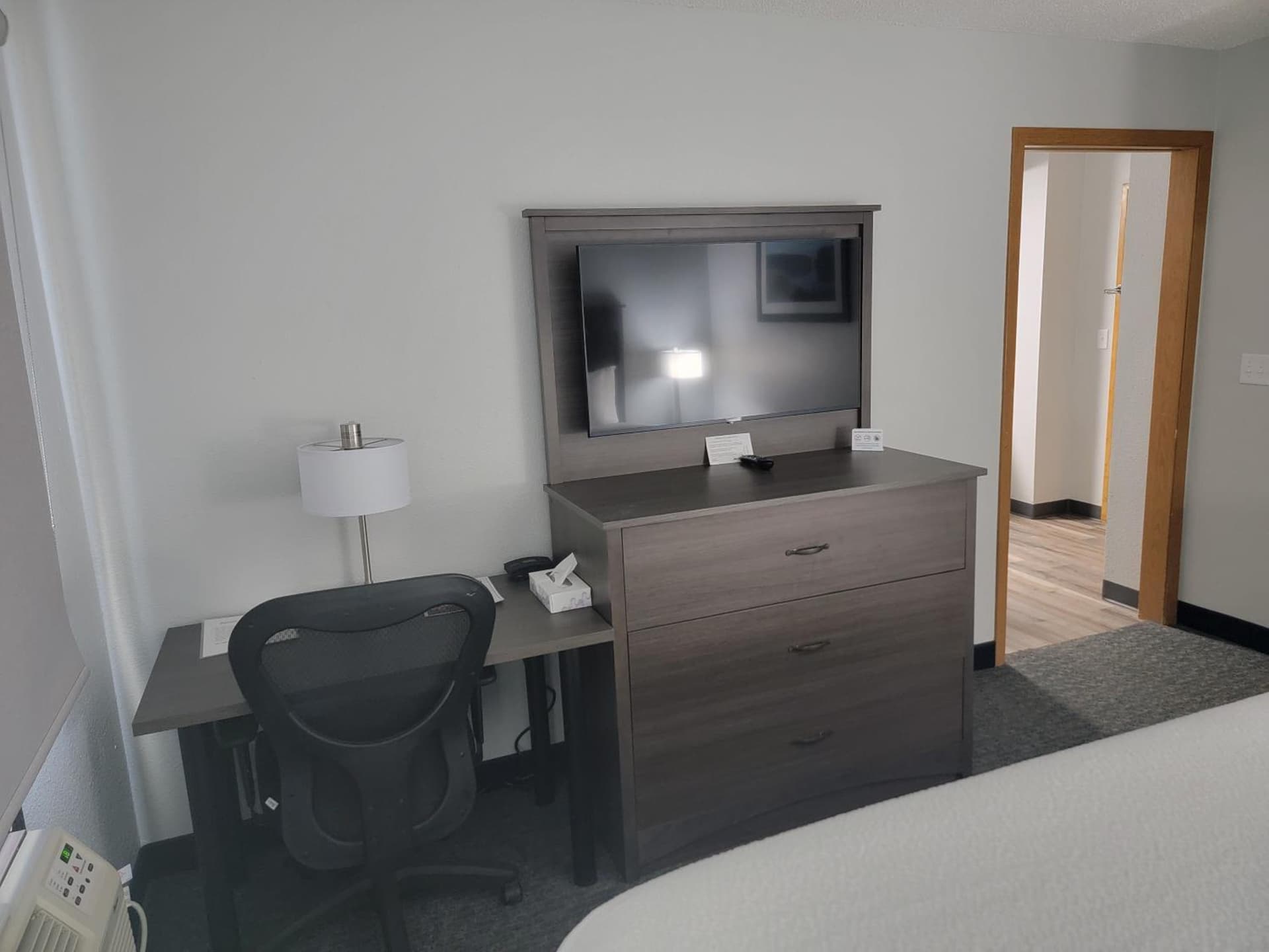 Americas Best Value Inn and Suites Bismarck gallery photo in Bismarck, ND — image 27