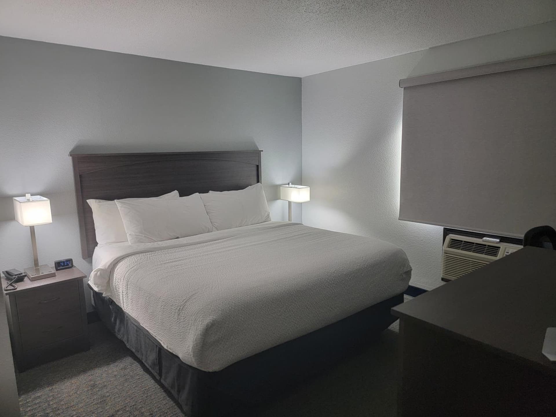 Americas Best Value Inn and Suites Bismarck gallery photo in Bismarck, ND — image 8