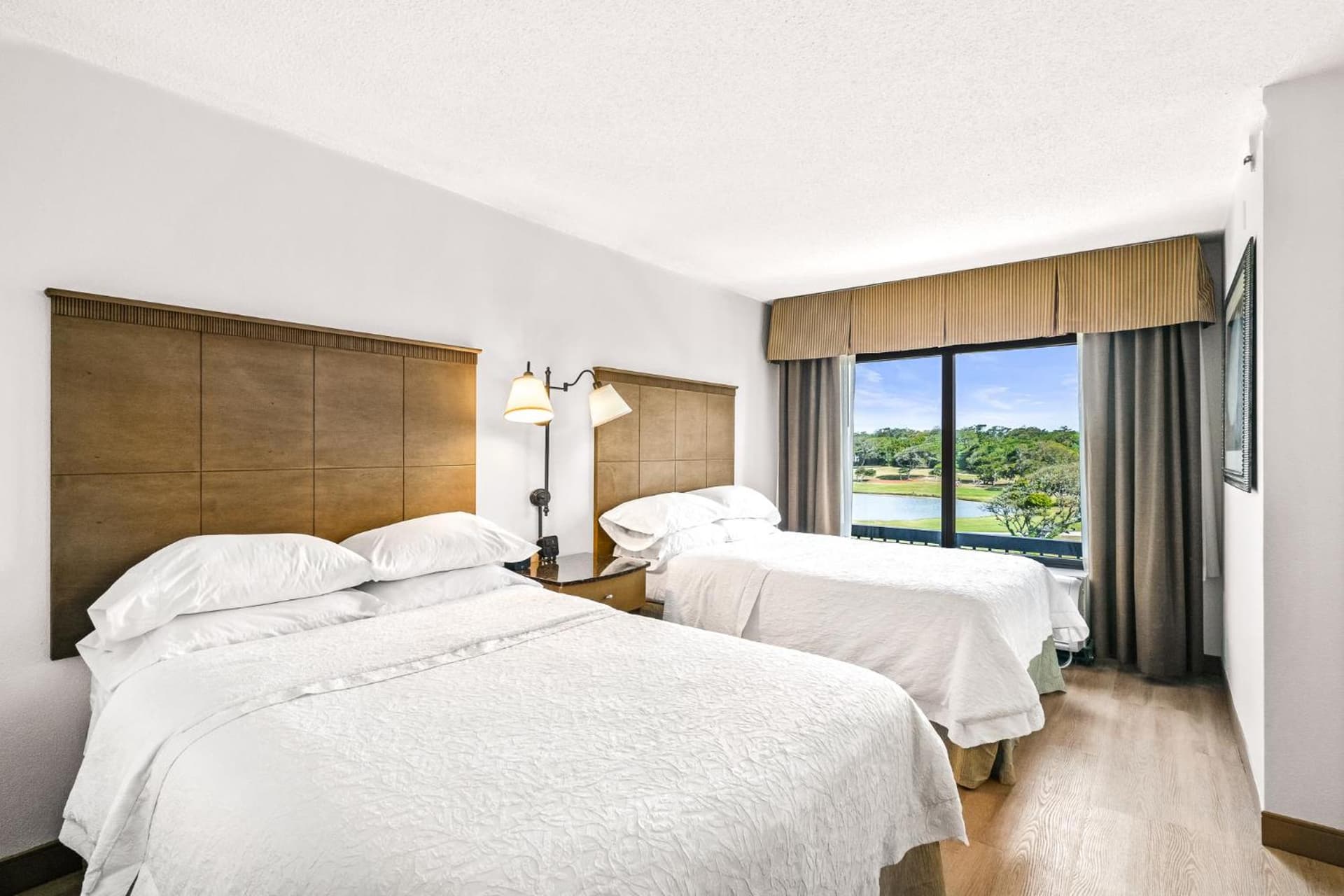 Hotel Alice gallery photo in Pine Knoll Shores, NC — image 5