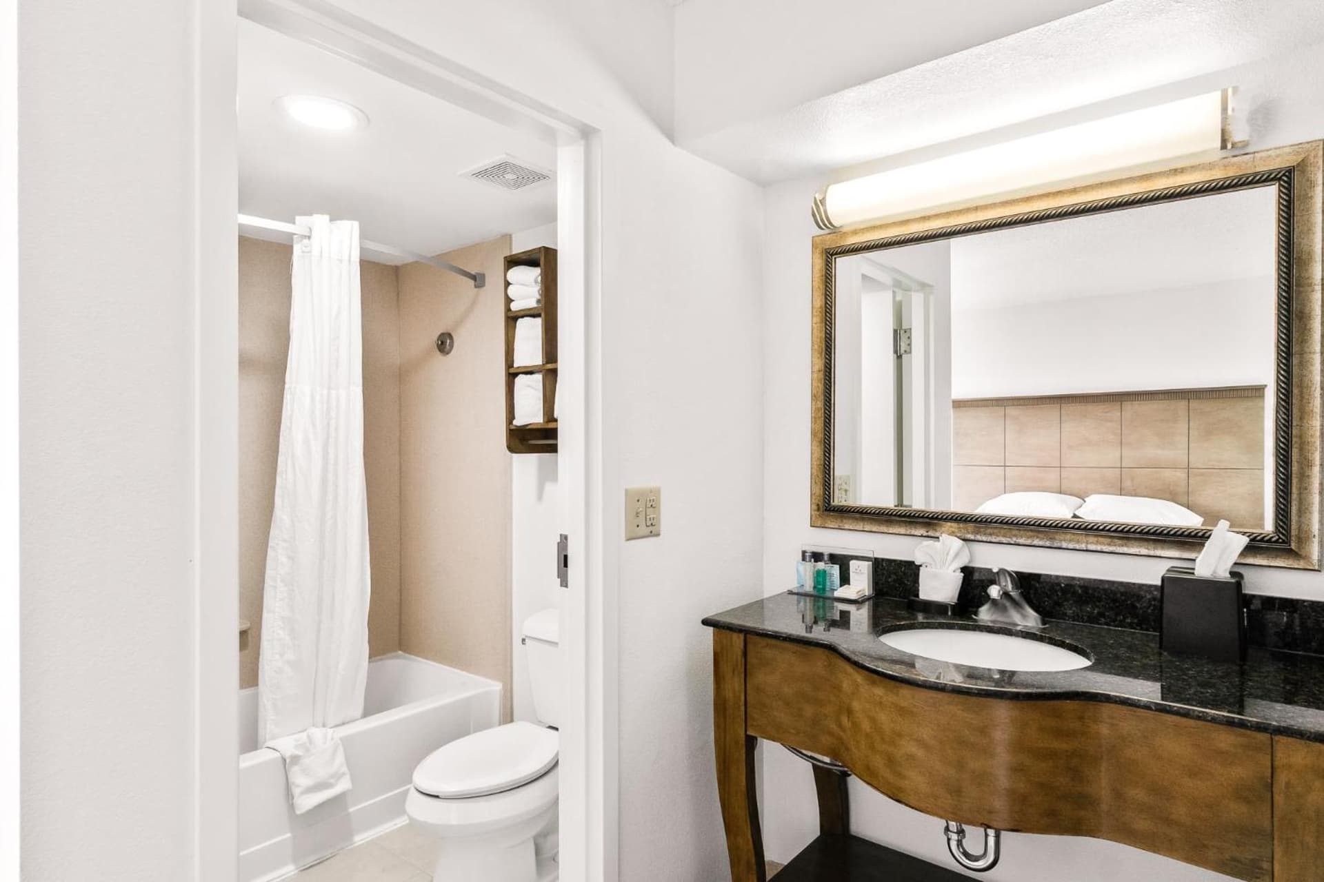 Hotel Alice gallery photo in Pine Knoll Shores, NC — image 61