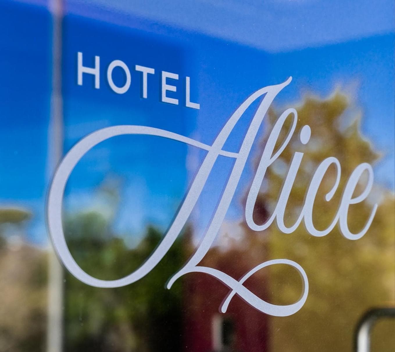Hotel Alice gallery photo in Pine Knoll Shores, NC — image 54