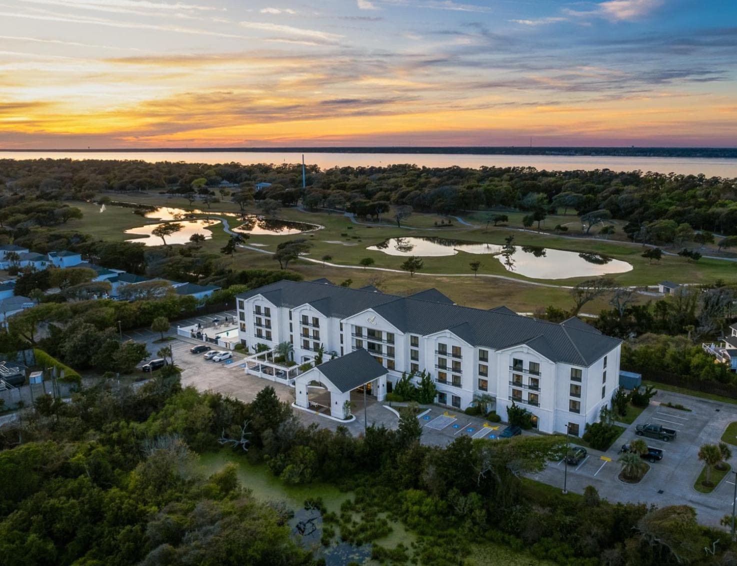 Hotel Alice gallery photo in Pine Knoll Shores, NC — image 151