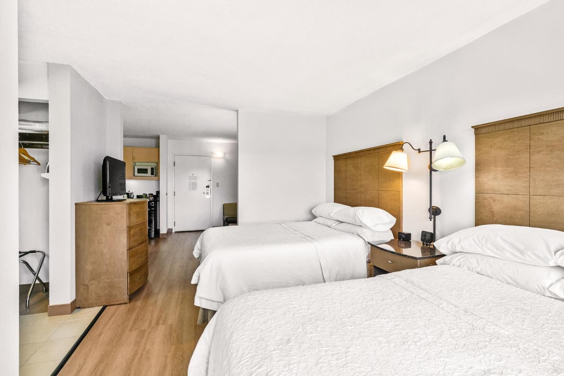 Hotel Alice gallery photo in Pine Knoll Shores, NC — image 89