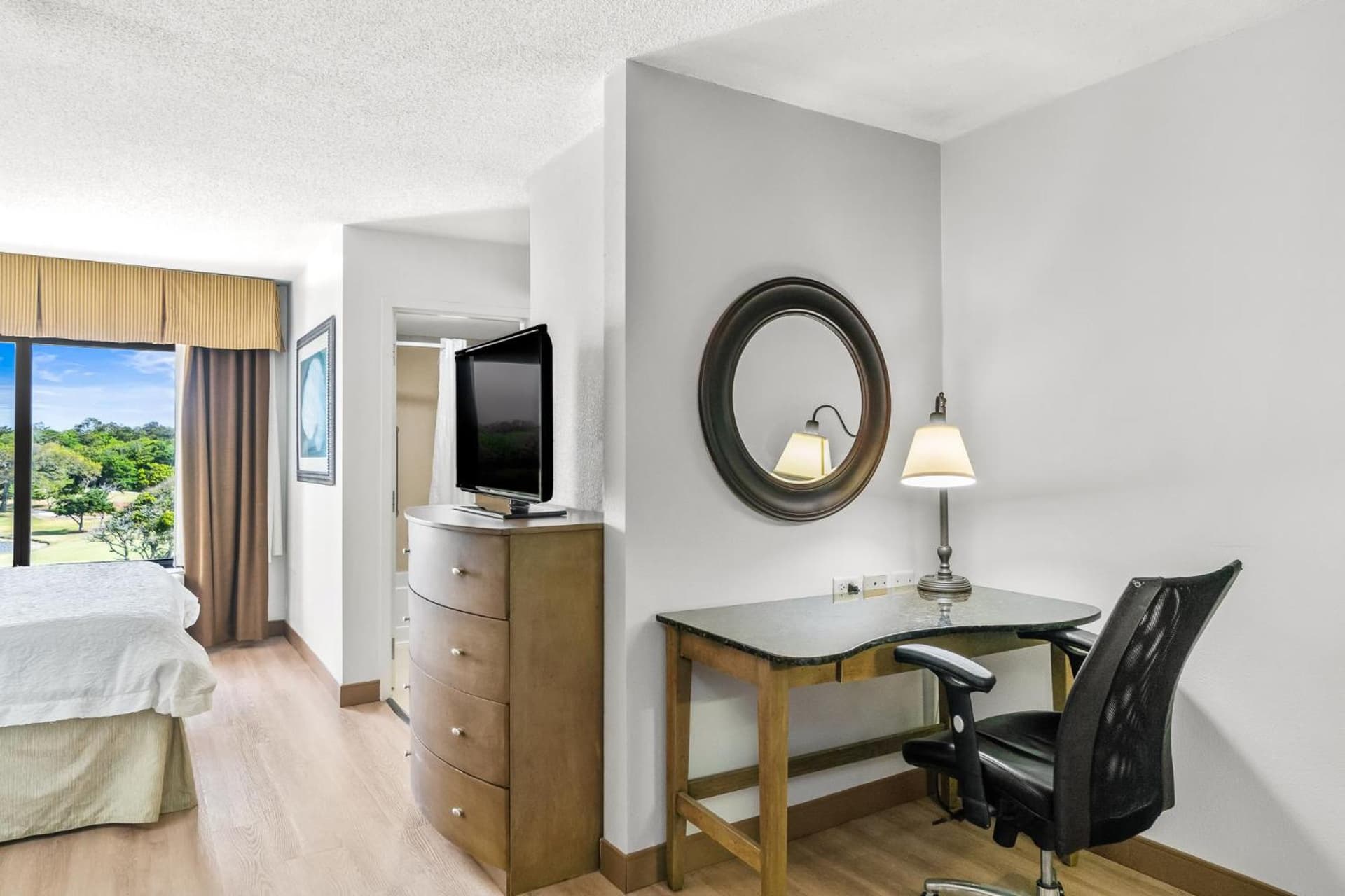 Hotel Alice gallery photo in Pine Knoll Shores, NC — image 123