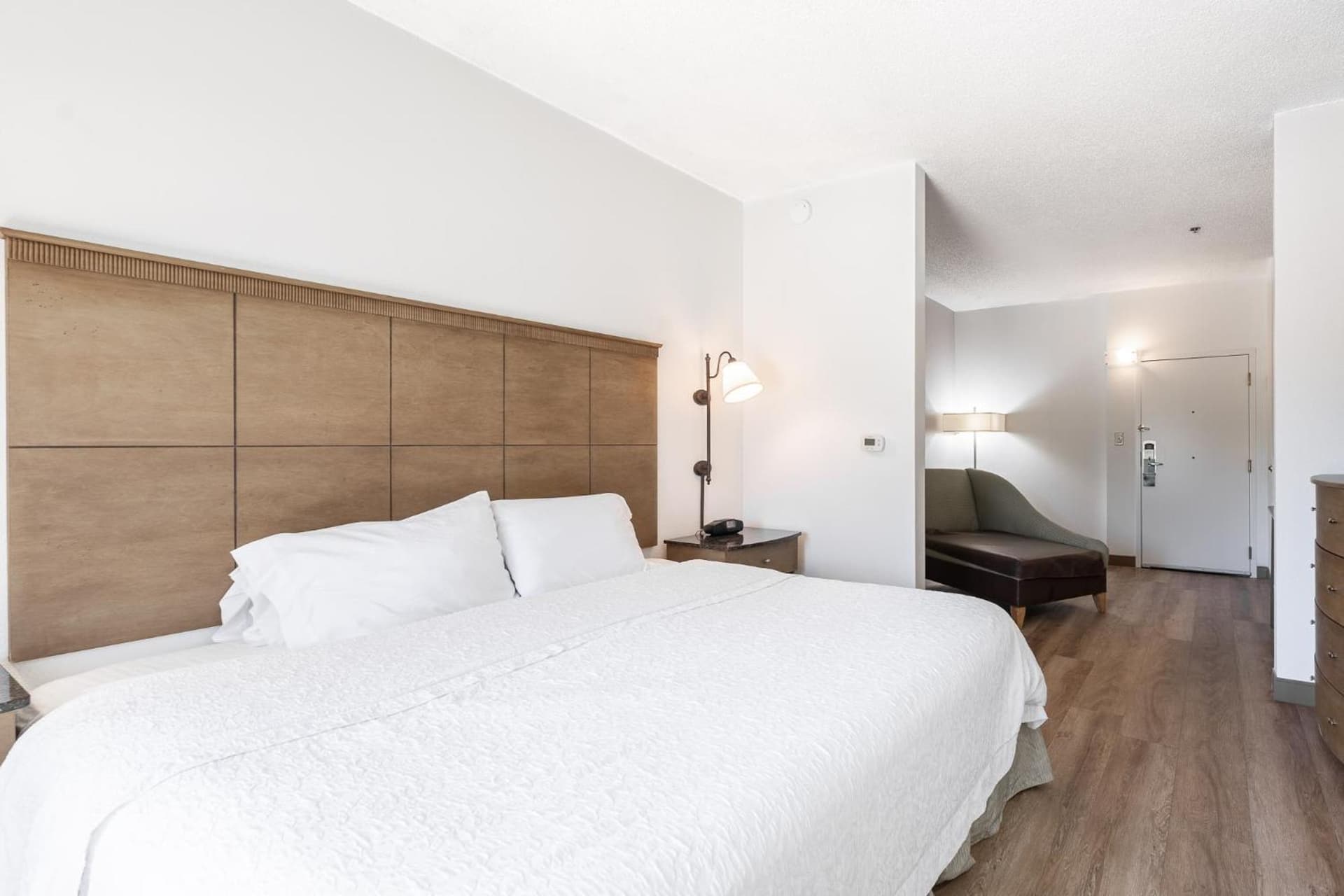 Hotel Alice gallery photo in Pine Knoll Shores, NC — image 48