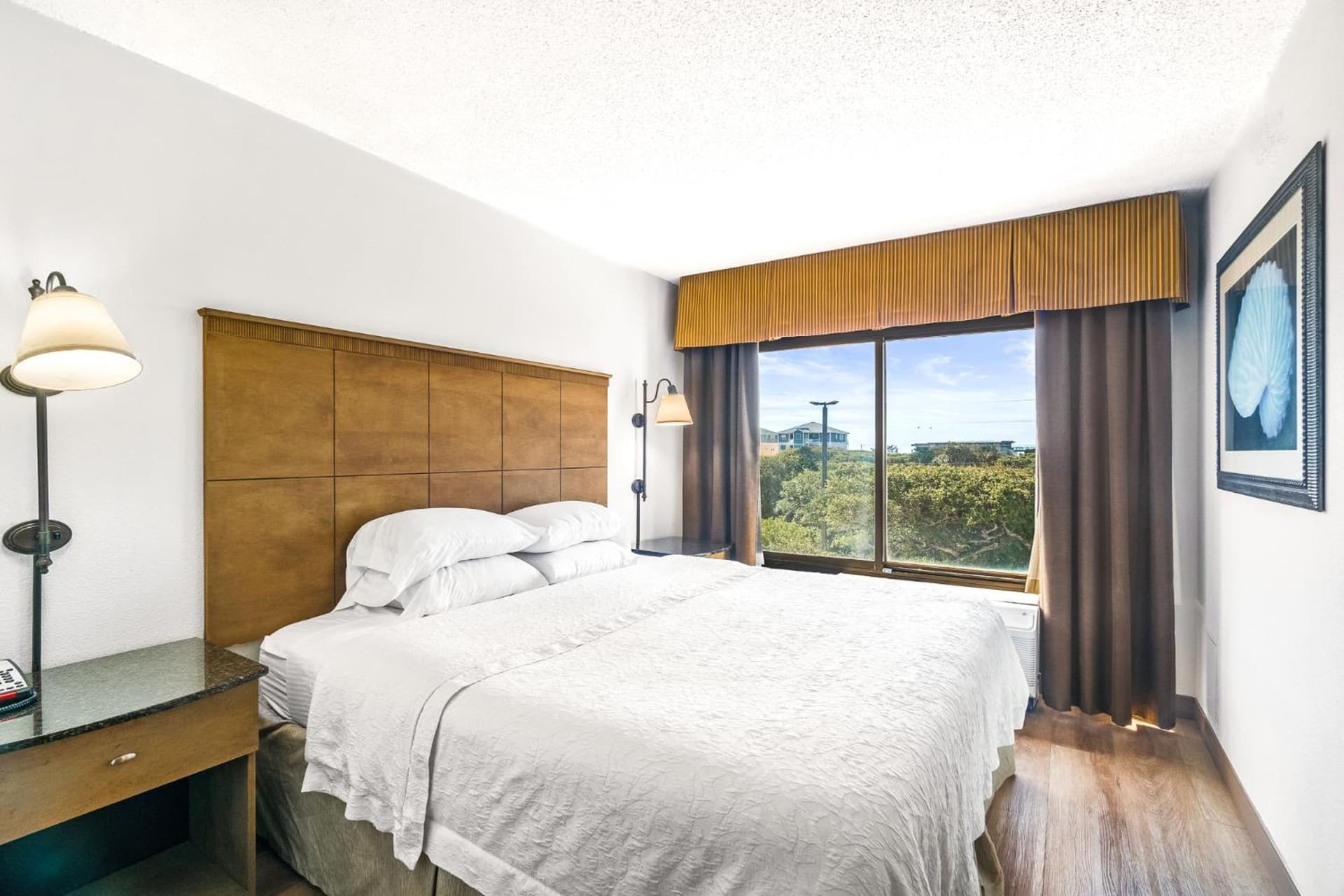 Hotel Alice gallery photo in Pine Knoll Shores, NC — image 81