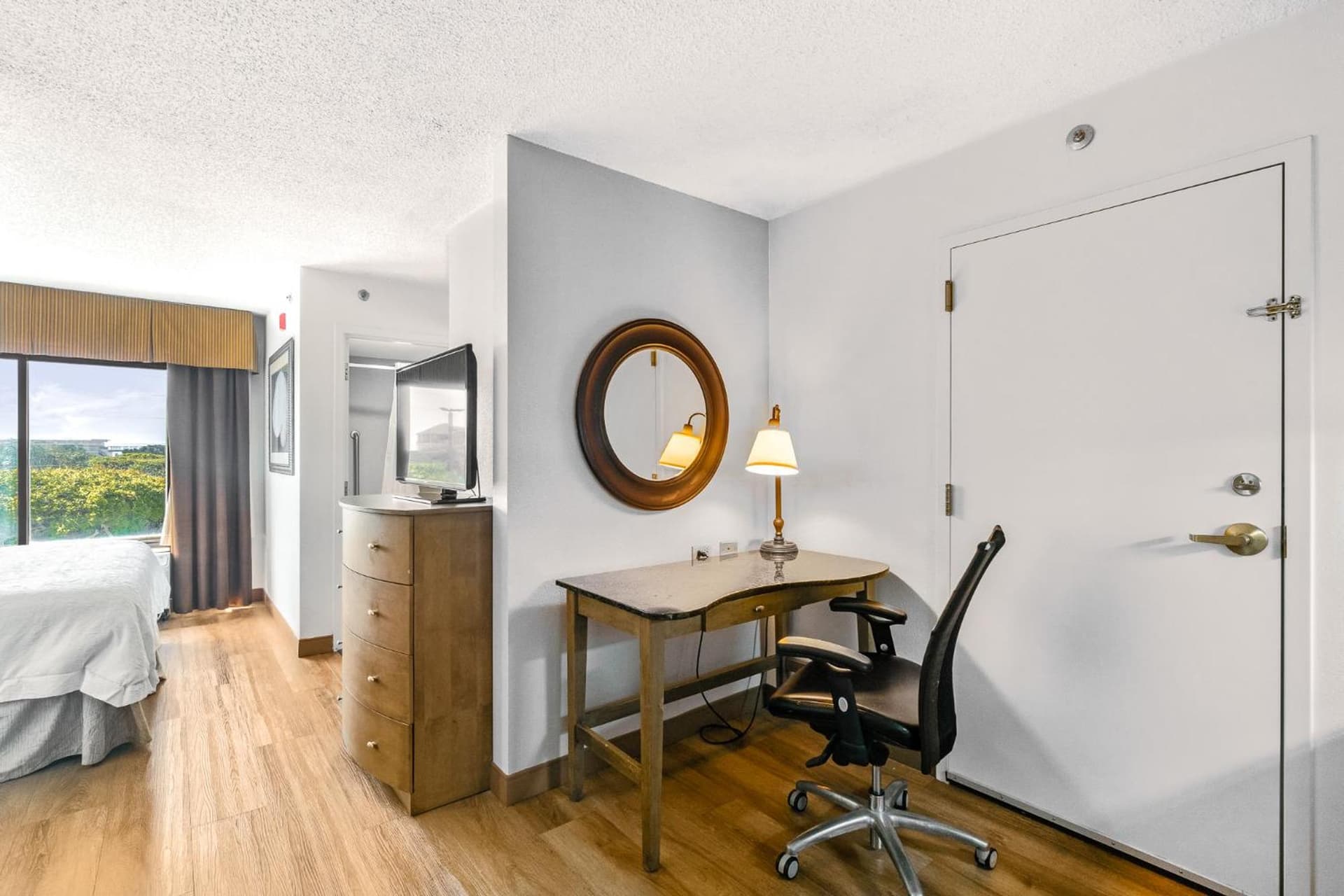Hotel Alice gallery photo in Pine Knoll Shores, NC — image 25