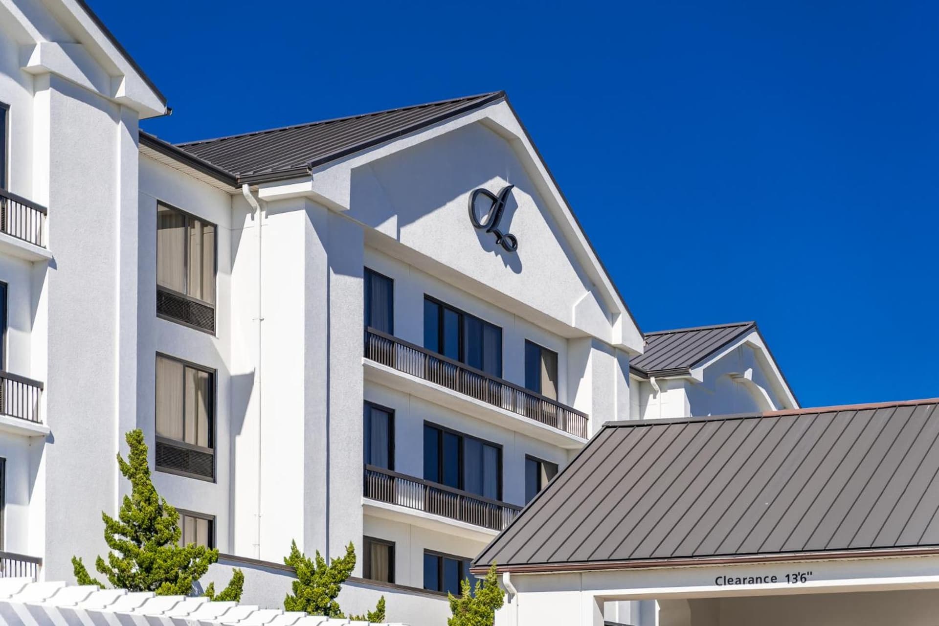 Hotel Alice gallery photo in Pine Knoll Shores, NC — image 117