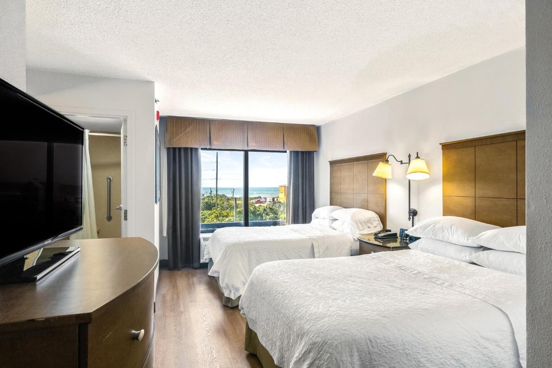 Hotel Alice gallery photo in Pine Knoll Shores, NC — image 77