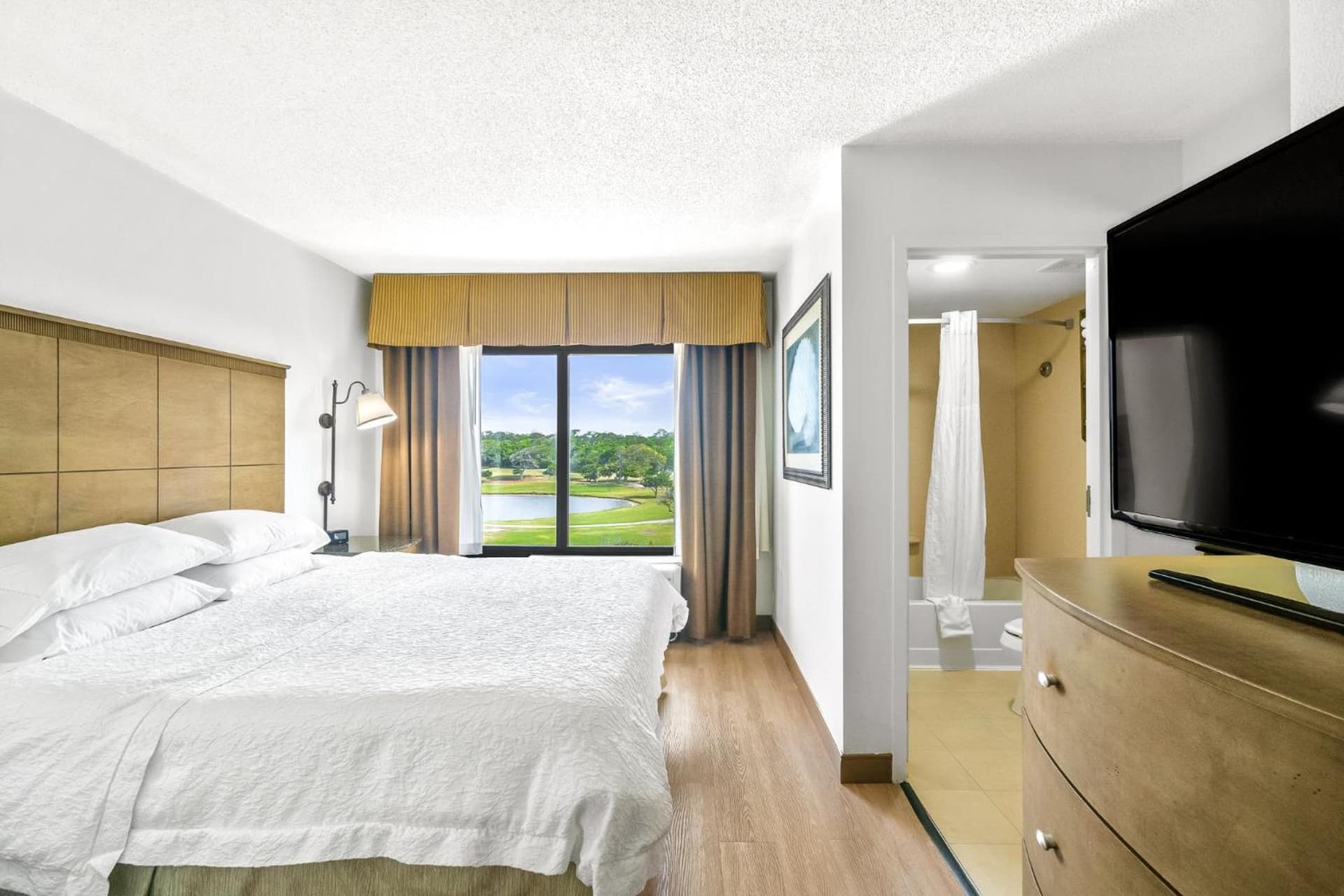 Hotel Alice gallery photo in Pine Knoll Shores, NC — image 57