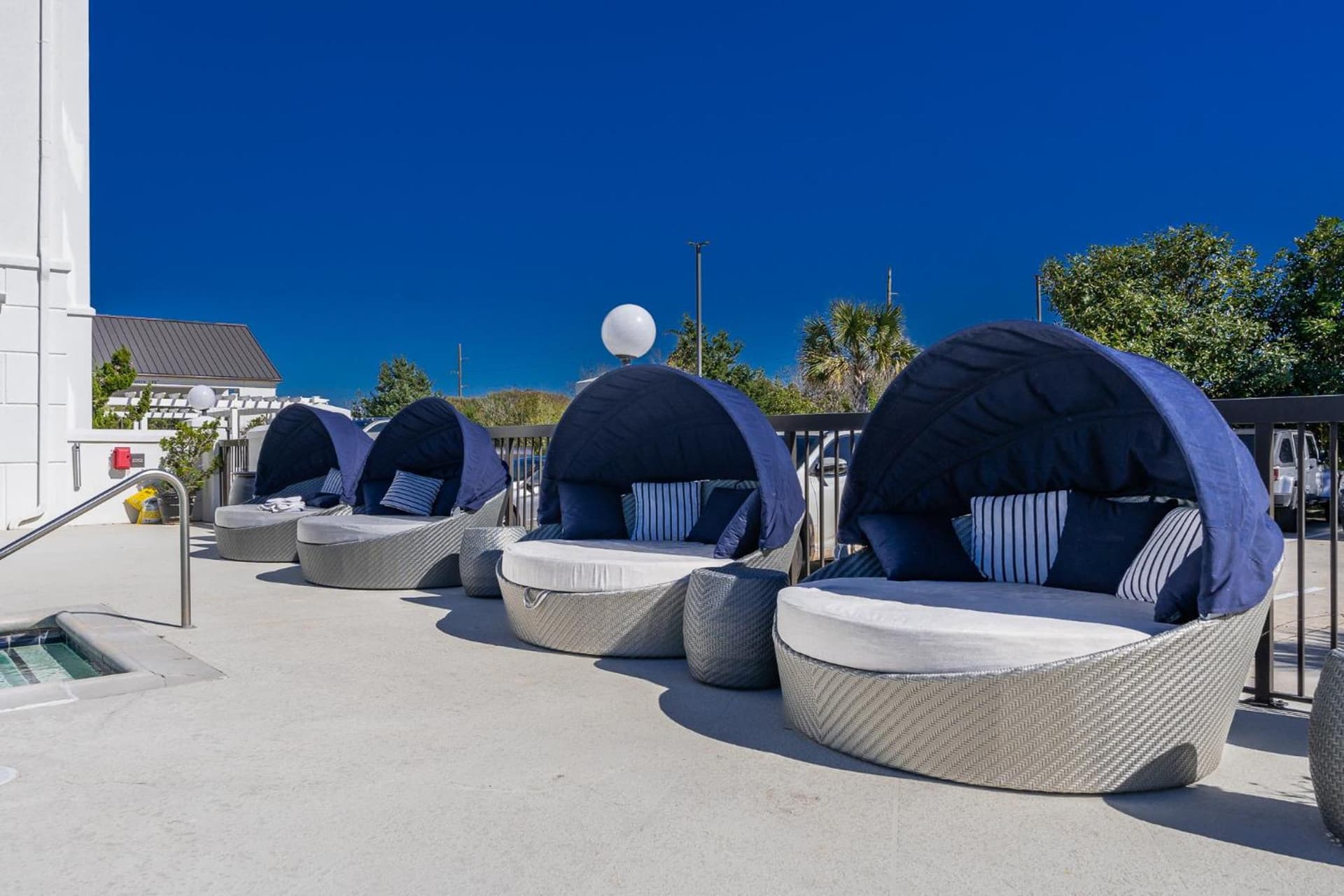 Hotel Alice gallery photo in Pine Knoll Shores, NC — image 46