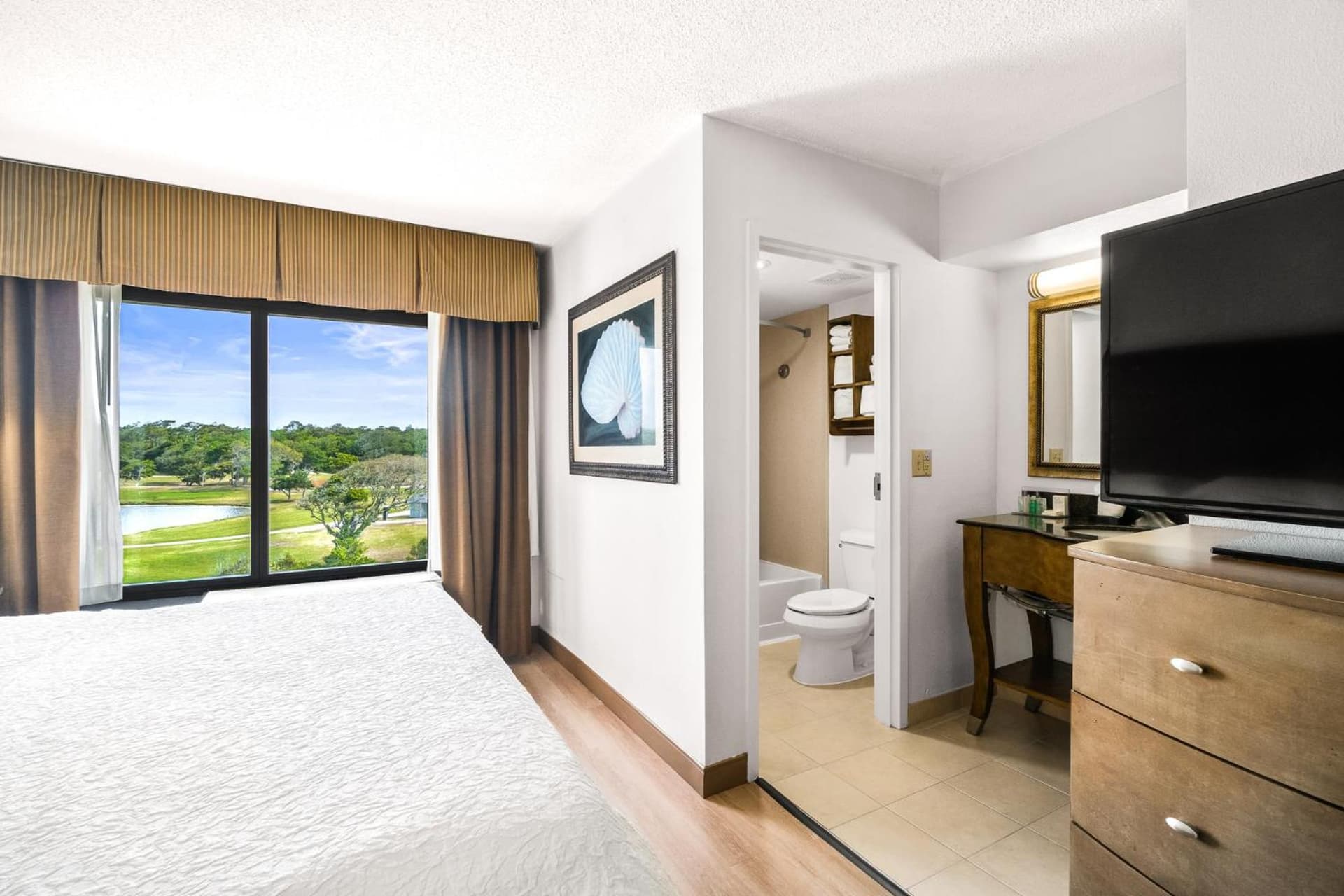Hotel Alice gallery photo in Pine Knoll Shores, NC — image 13