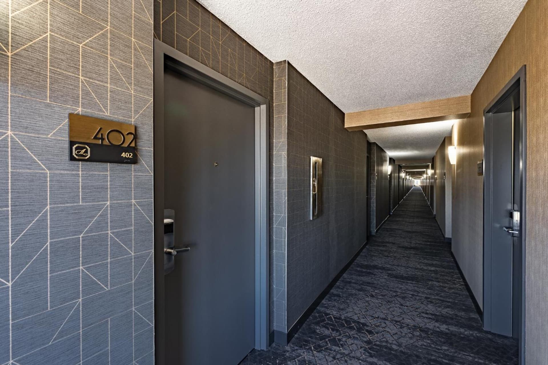 Hotel Alice gallery photo in Pine Knoll Shores, NC — image 106