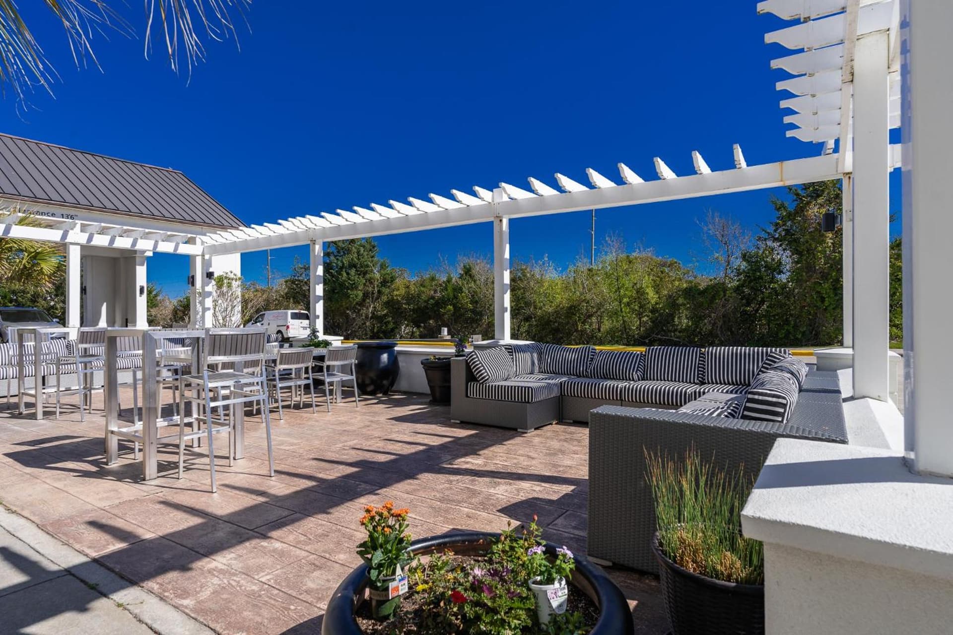Hotel Alice gallery photo in Pine Knoll Shores, NC — image 120