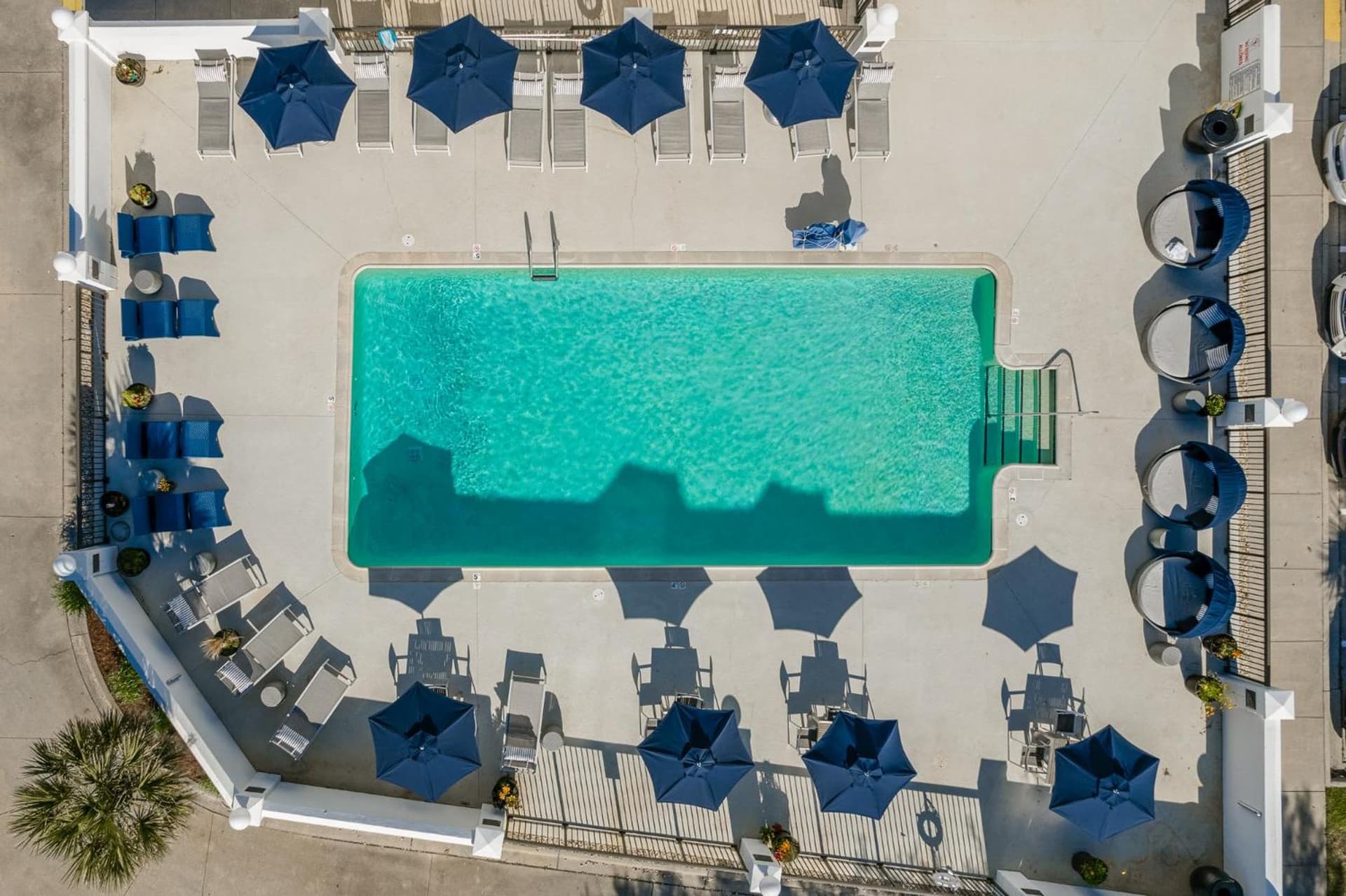 Hotel Alice gallery photo in Pine Knoll Shores, NC — image 102