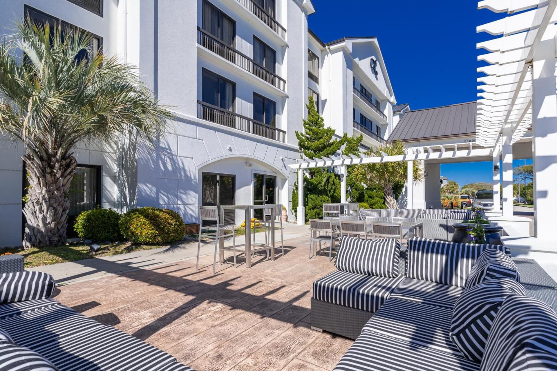 Hotel Alice property views in Pine Knoll Shores, NC — gallery photo 3