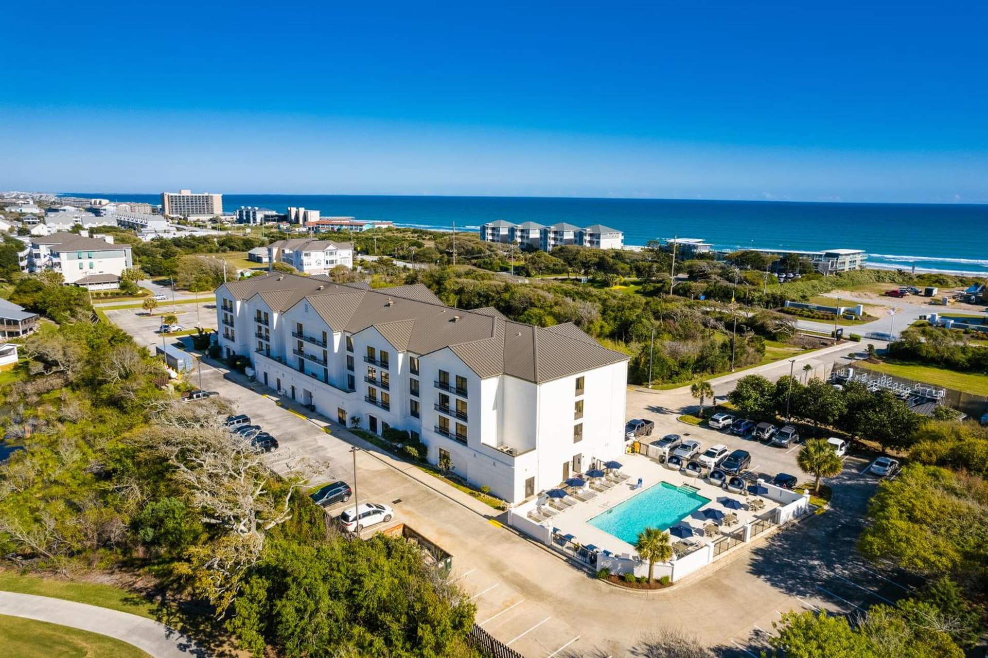 Hotel Alice gallery photo in Pine Knoll Shores, NC — image 42