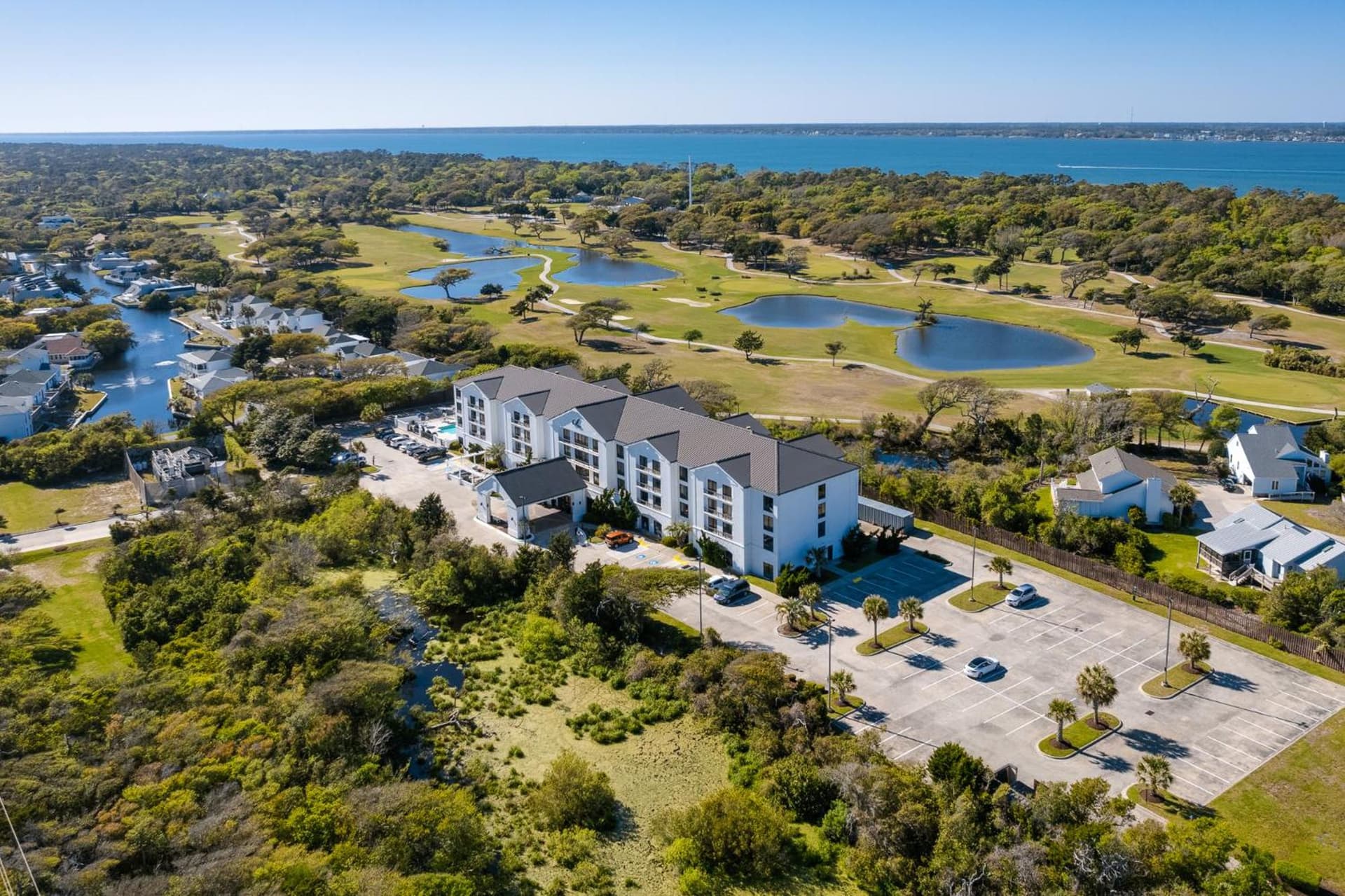 Hotel Alice gallery photo in Pine Knoll Shores, NC — image 119