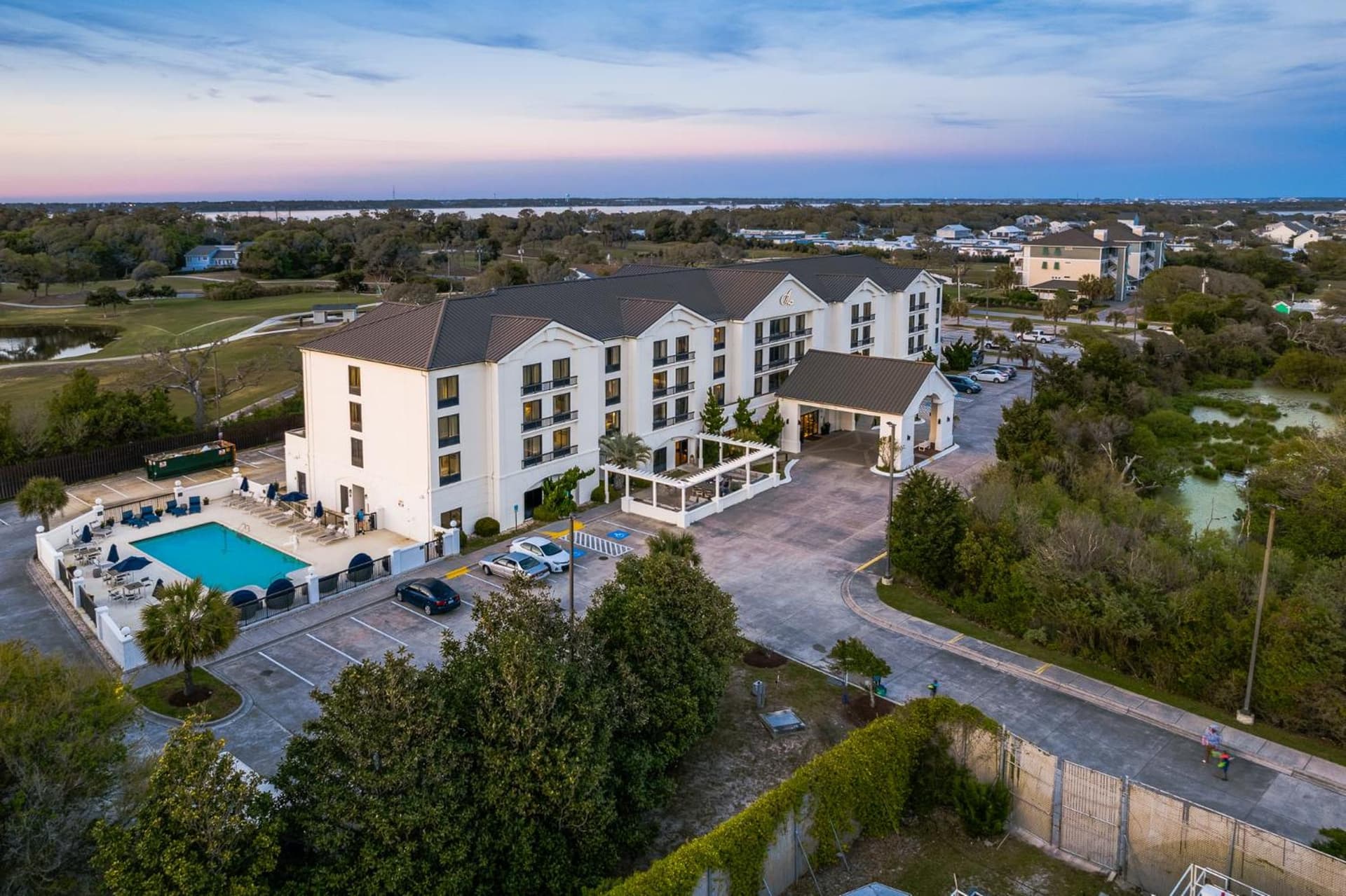 Hotel Alice gallery photo in Pine Knoll Shores, NC — image 97
