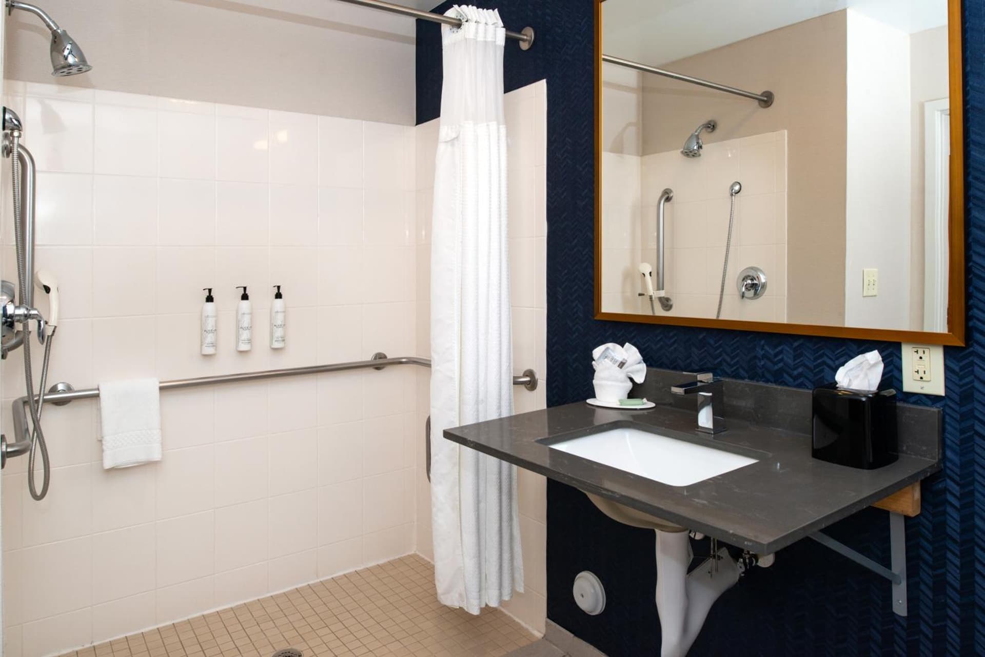 Fairfield Inn & Suites Greensboro Wendover gallery photo in Greensboro, NC — image 5