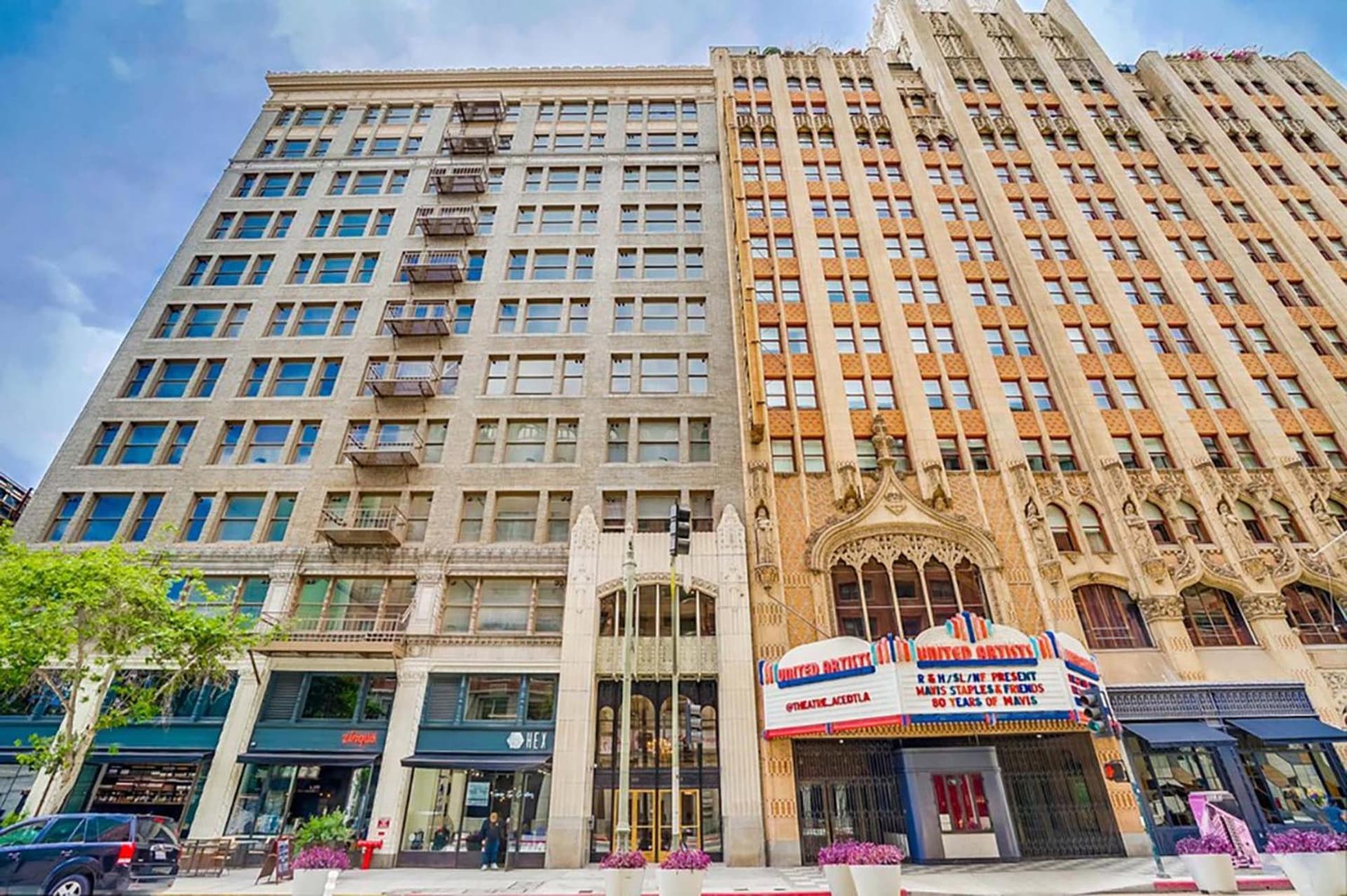 Downtown LA's Most Requested Property, Sleeps 4 with Free Parking! featured exterior or lobby in Los Angeles, CA — similar hotel