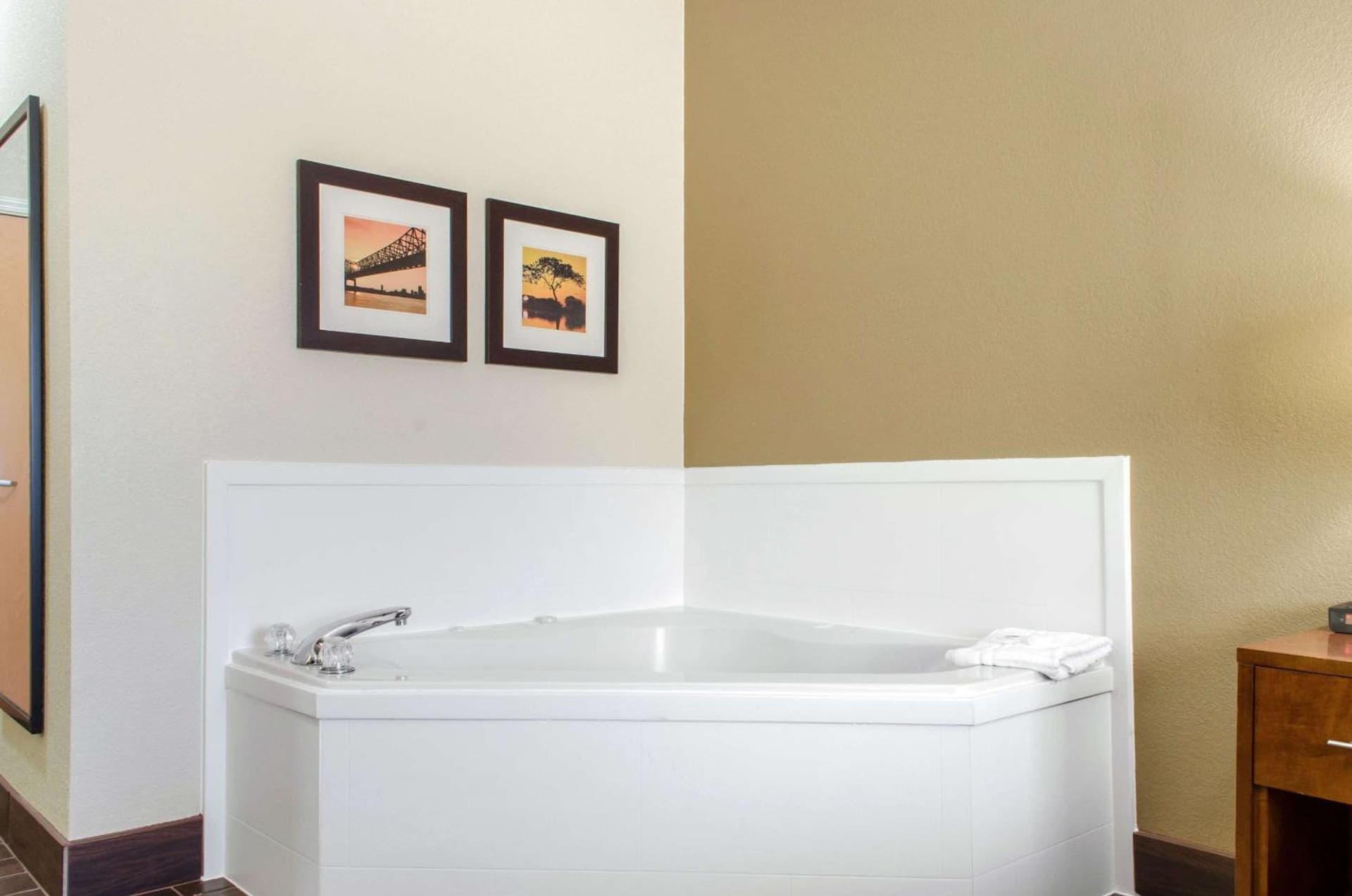 Comfort Inn & Suites Covington - Mandeville gallery photo in Covington, LA — image 4