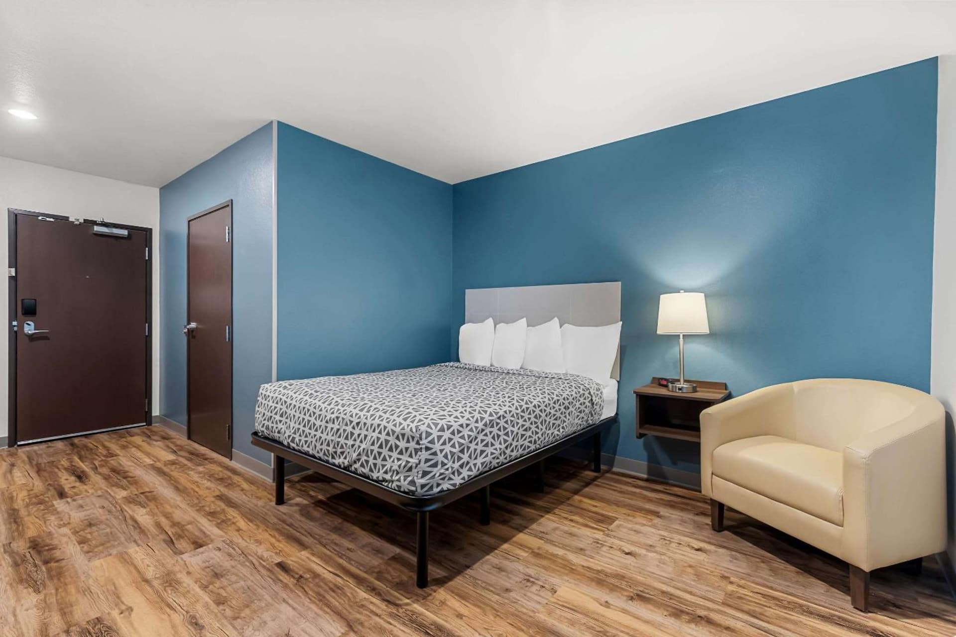 WoodSpring Suites Corona gallery photo in Corona, CA — image 6