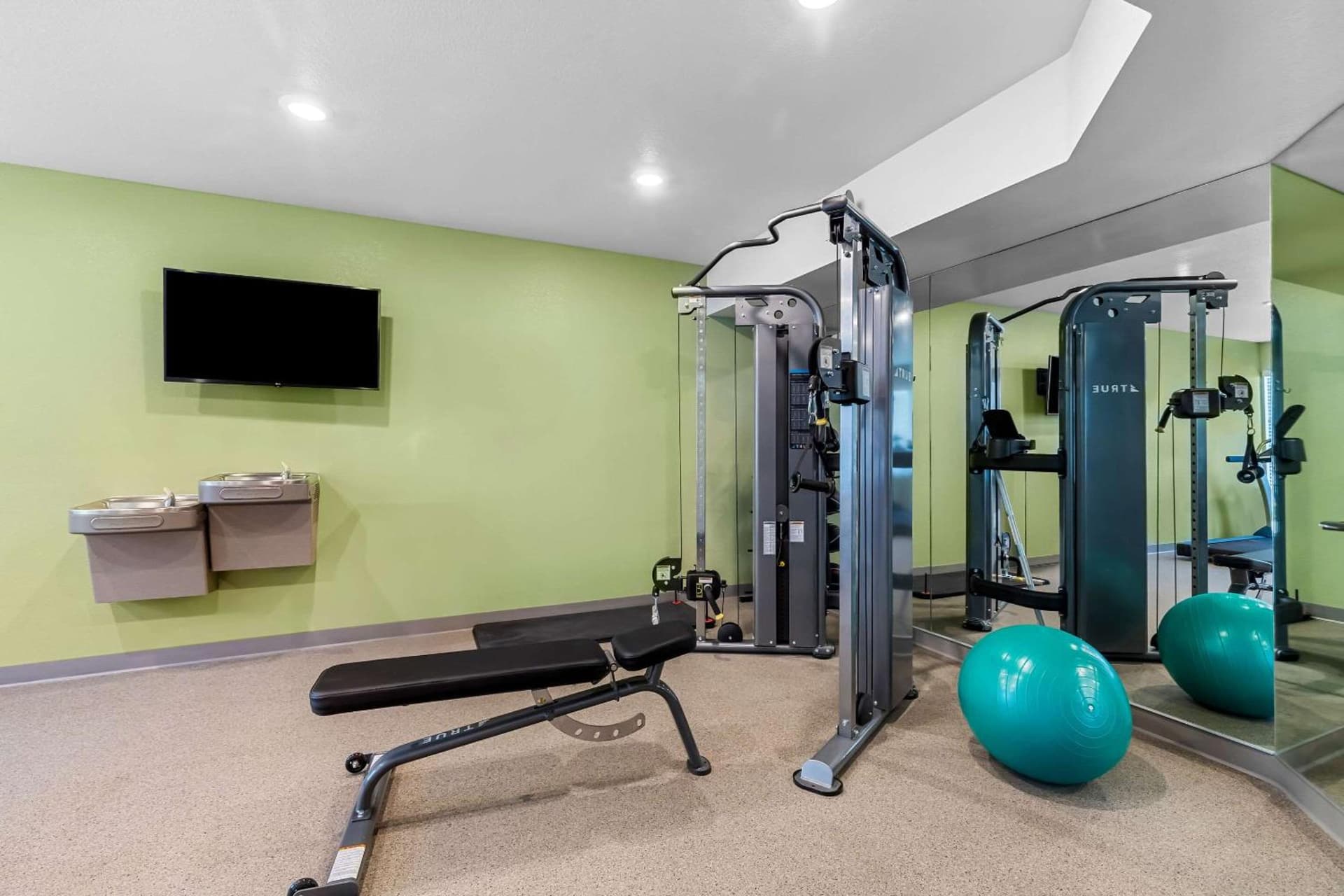 WoodSpring Suites Corona gallery photo in Corona, CA — image 15