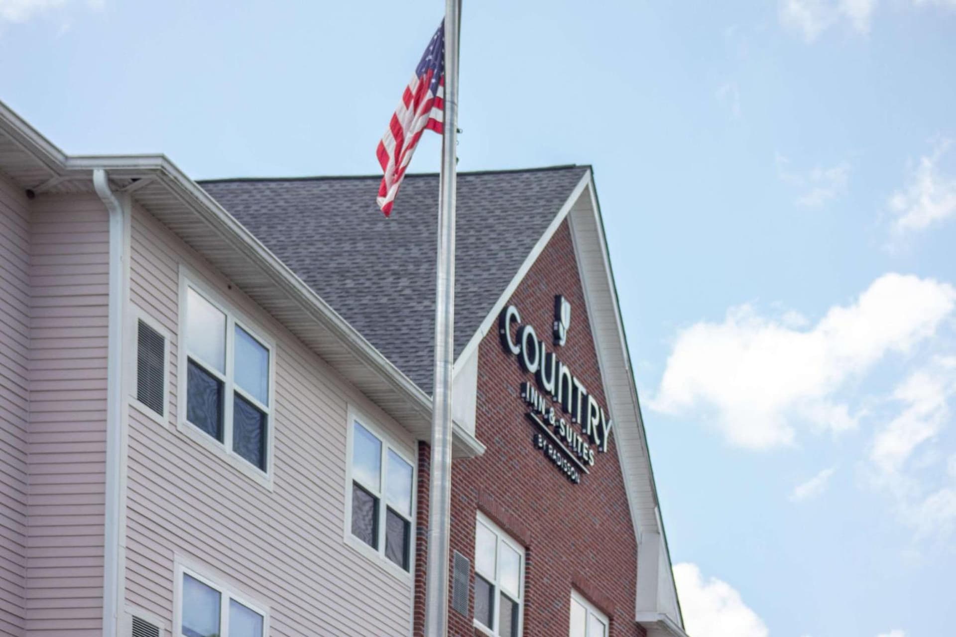 Country Inn & Suites by Radisson, Wilmington, NC featured exterior or lobby in Wilmington, NC — similar hotel