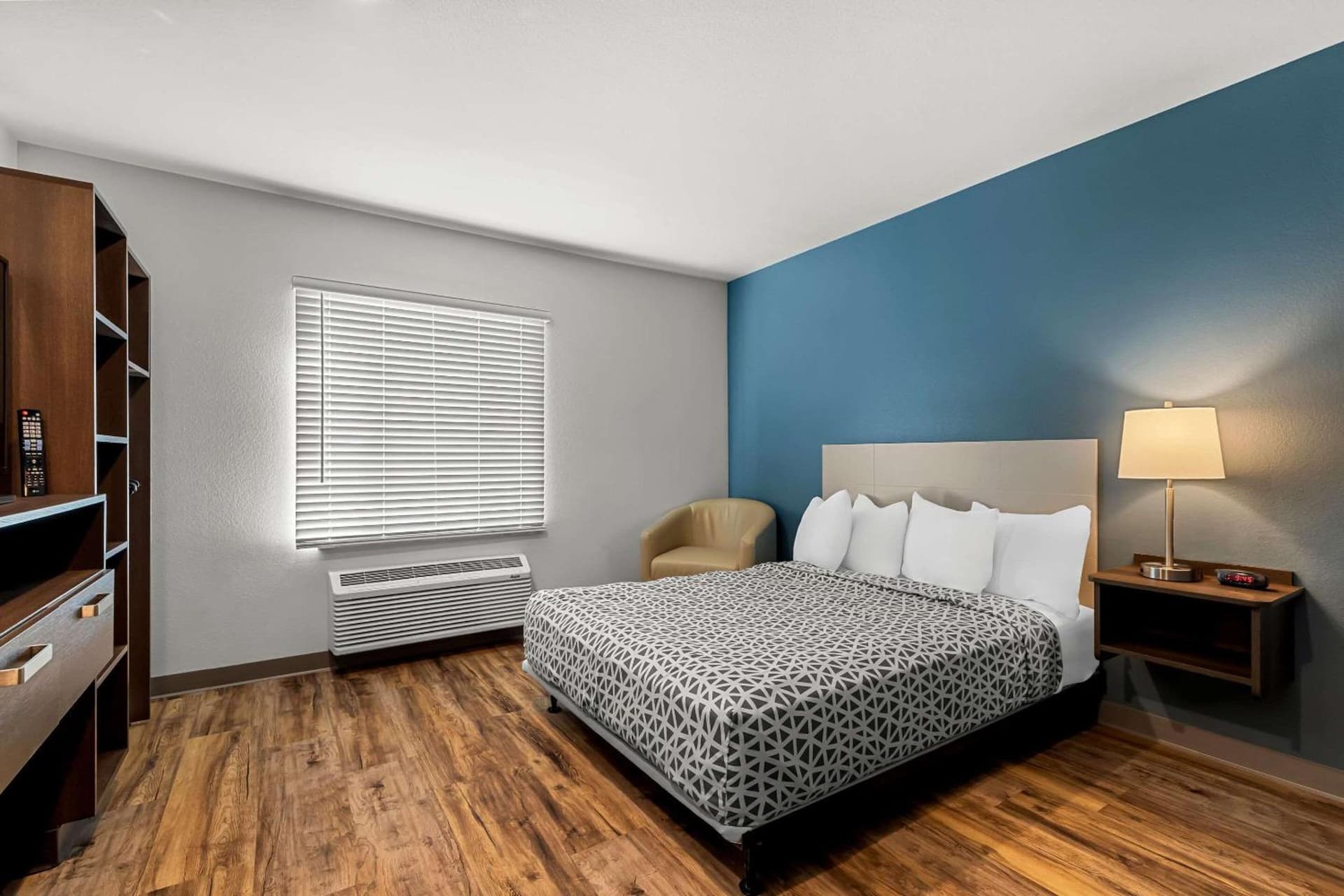 WoodSpring Suites Corona gallery photo in Corona, CA — image 11